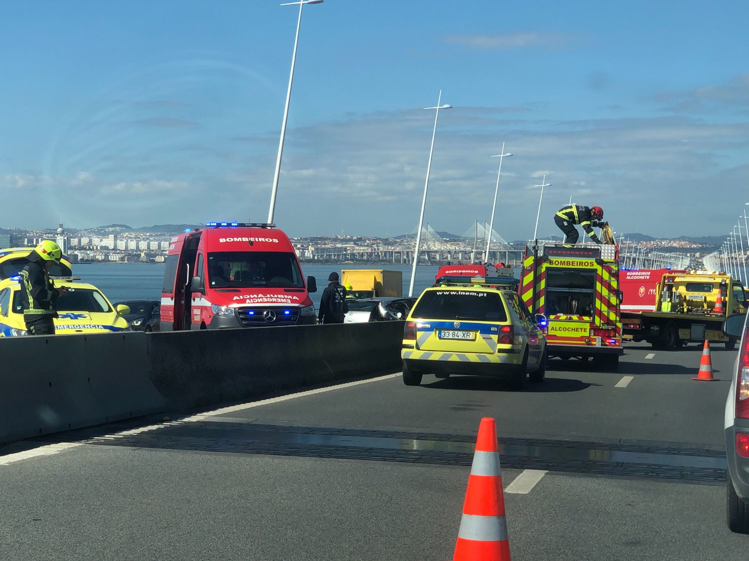 Acidente na Ponte Vasco da Gama condiciona trânsito no sentido Lisboa-Alcochete