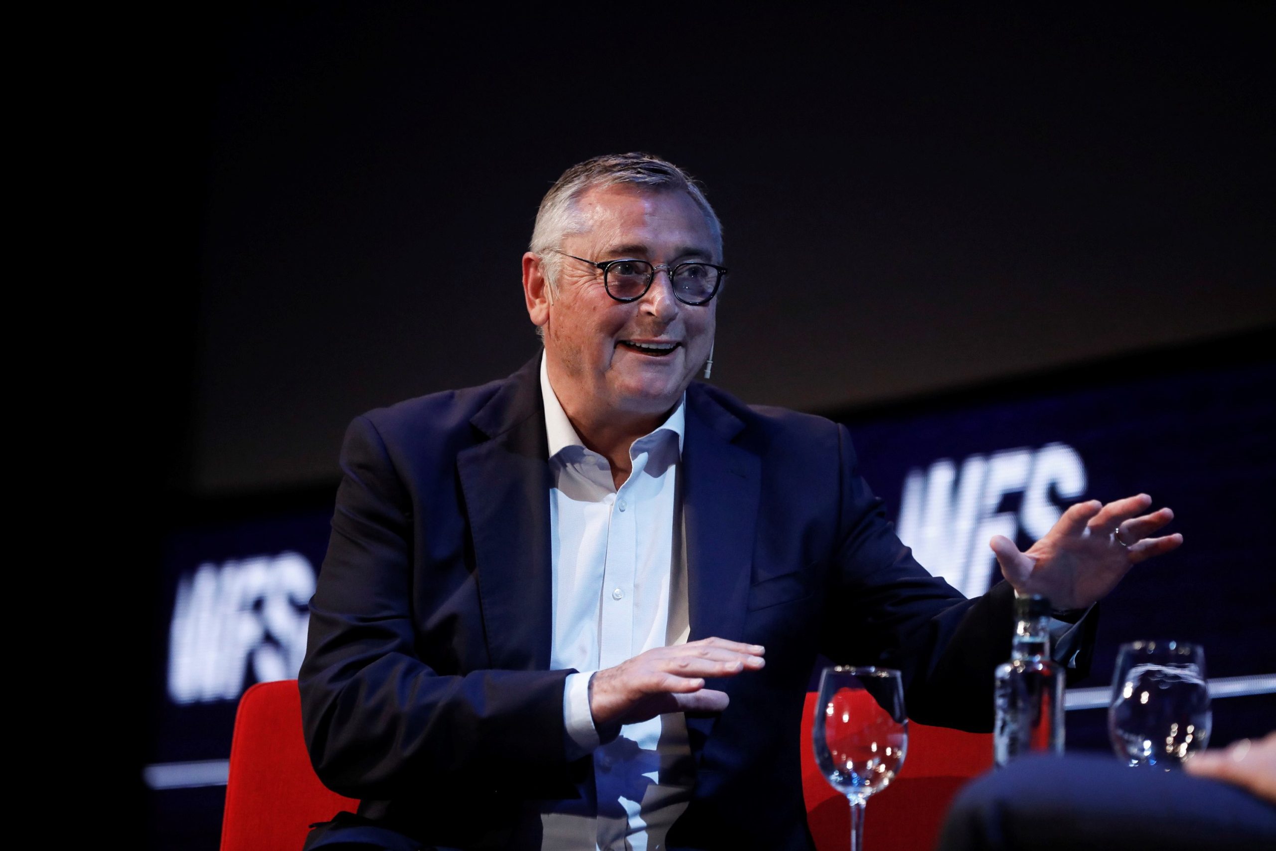 Morreu antigo futebolista e comentador Michael Robinson