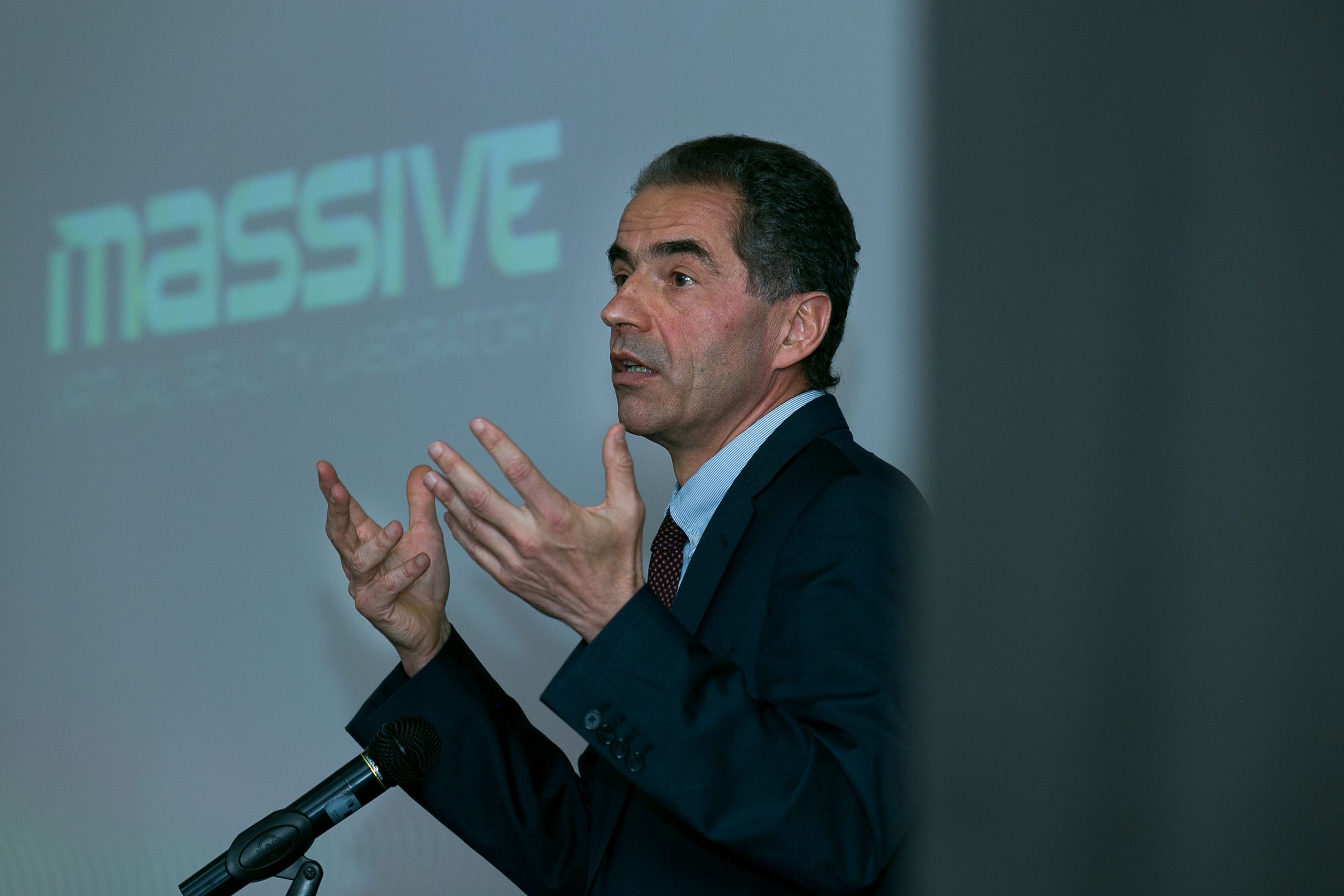 Governo vai apresentar perspetivas de investimento à francesa Thales