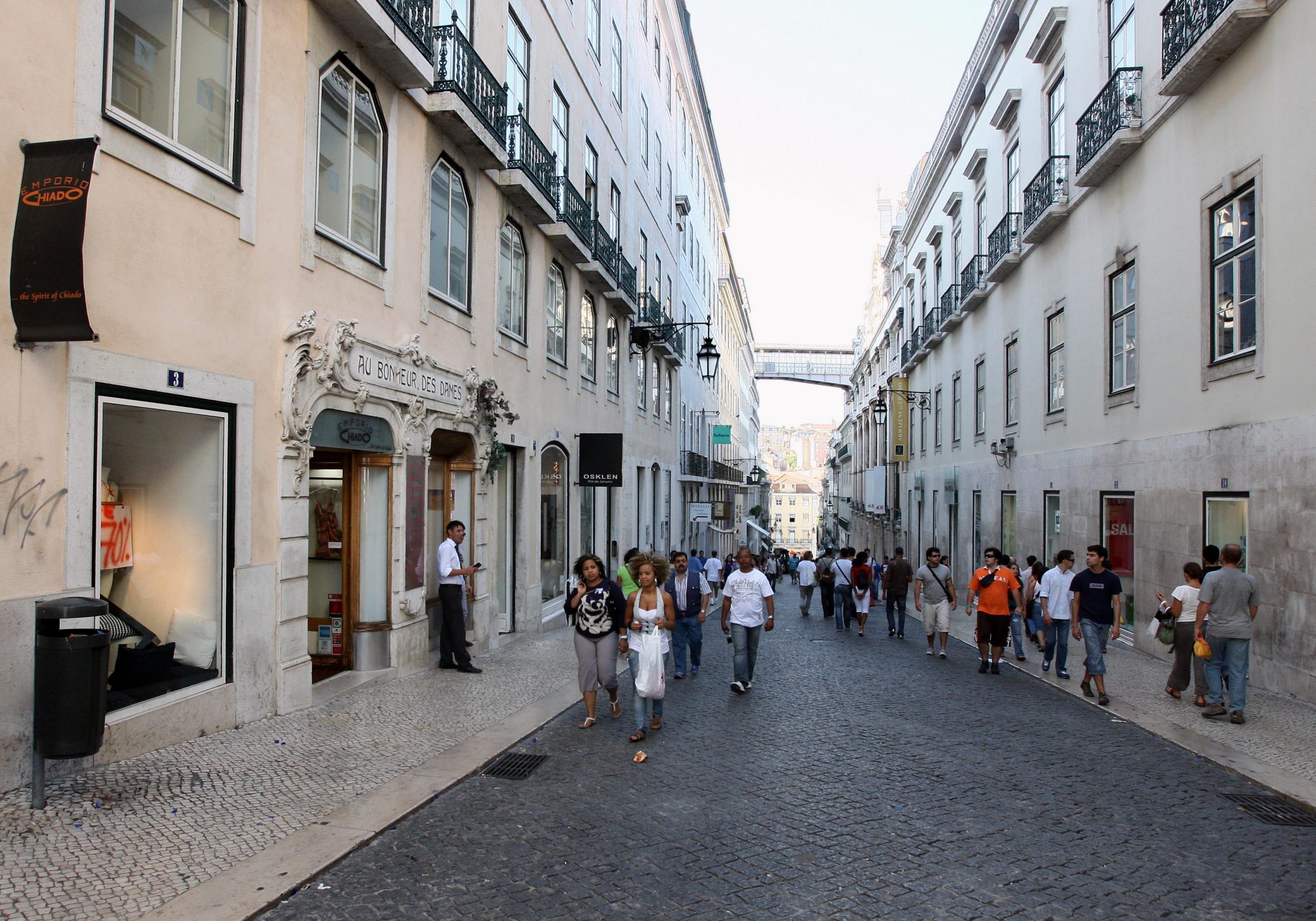Quase 38 mil estrangeiros obtiveram título de residência em Portugal em 2015