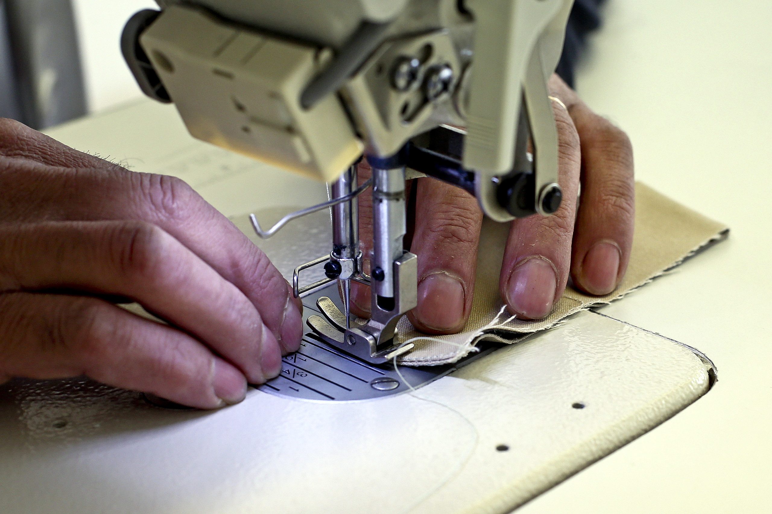 Trabalhadores do têxtil e vestuário hoje em greve por salário de 600 euros