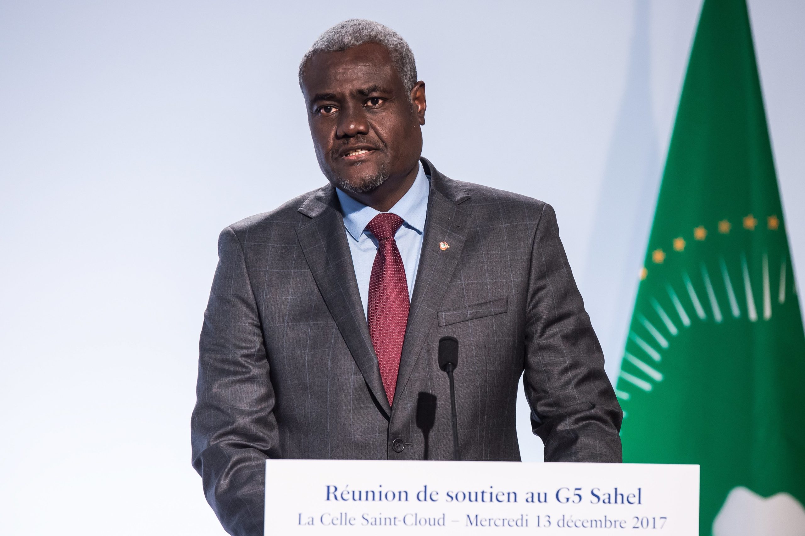 União Africana apela à aprovação de passaporte continental