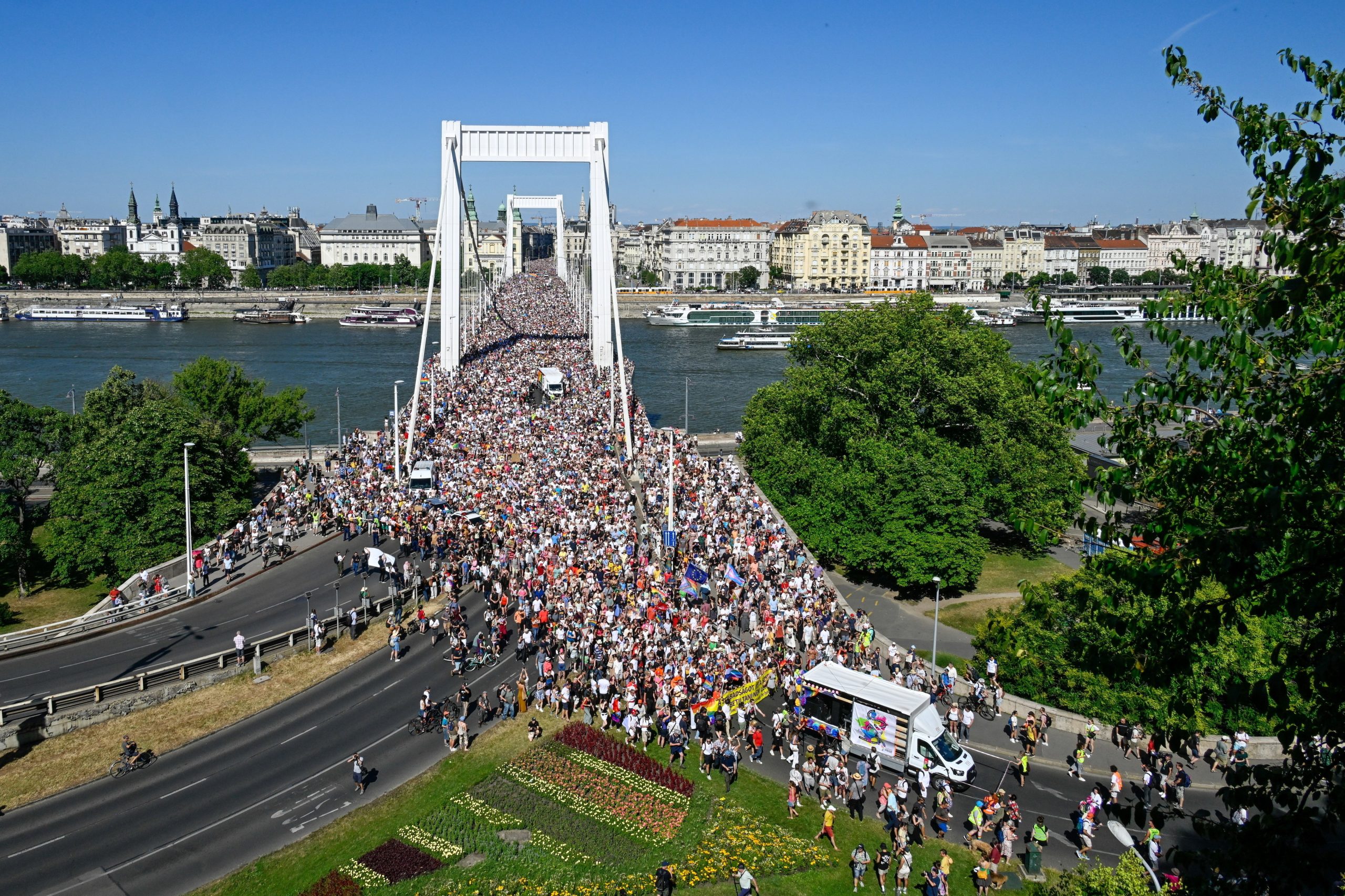 Marcha do Orgulho: Orbán critica mas não trava aquela que é já considerada uma das manifestações mais importantes da história recente da Hungria
