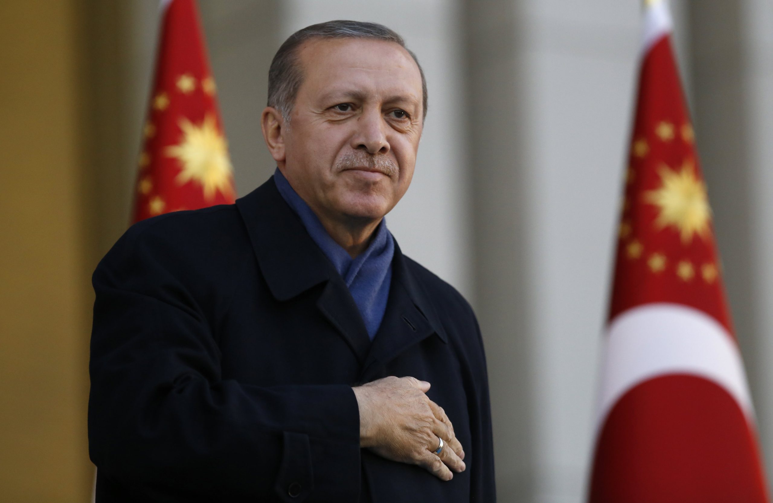 Erdogan diz que nunca deixaria isolado o Qatar e pede levantamento de sanções