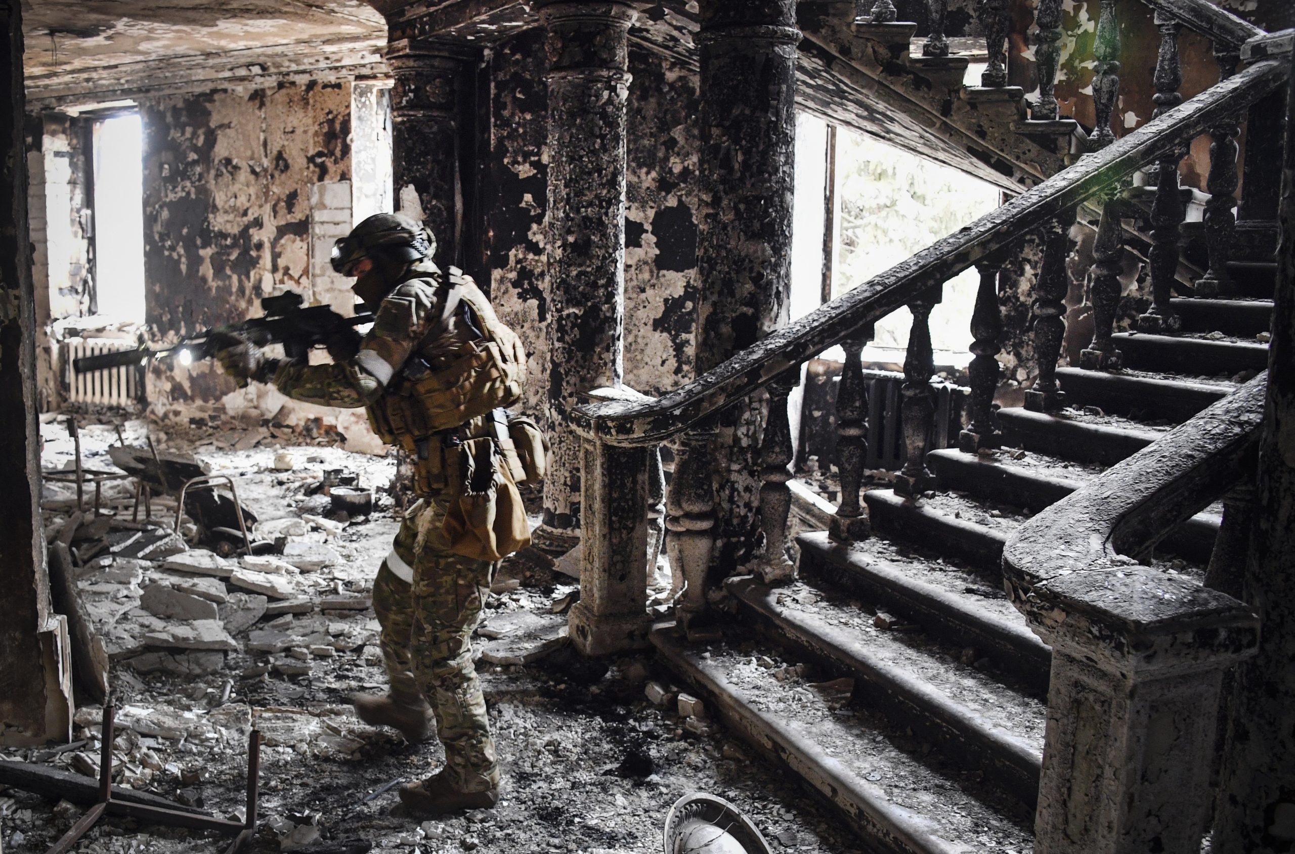 Ucrânia: Rússia faz novo ultimato à defesa de Mariupol para se render