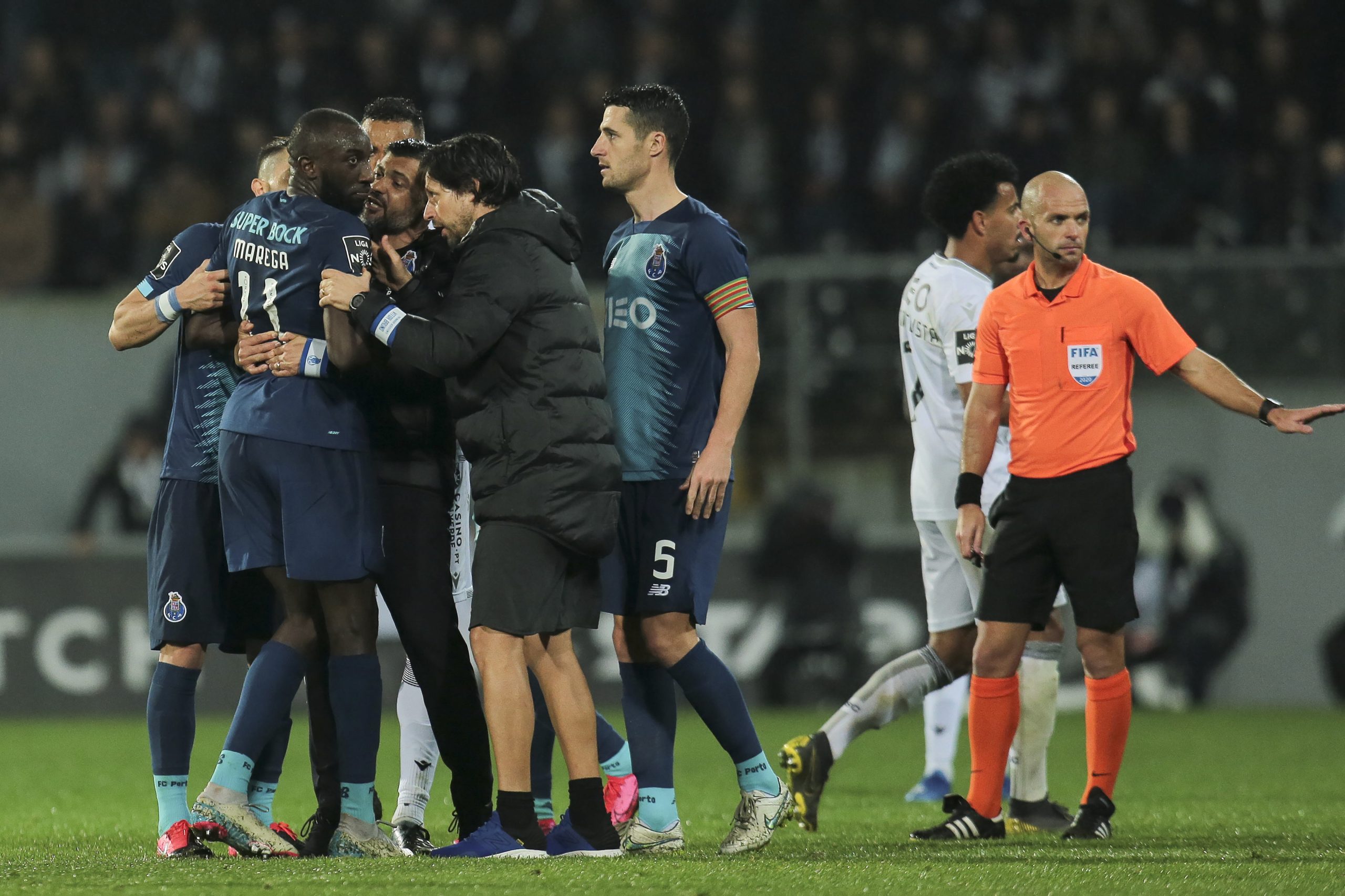 Insultos a Marega constam dos relatórios do árbitro e dos delegados
