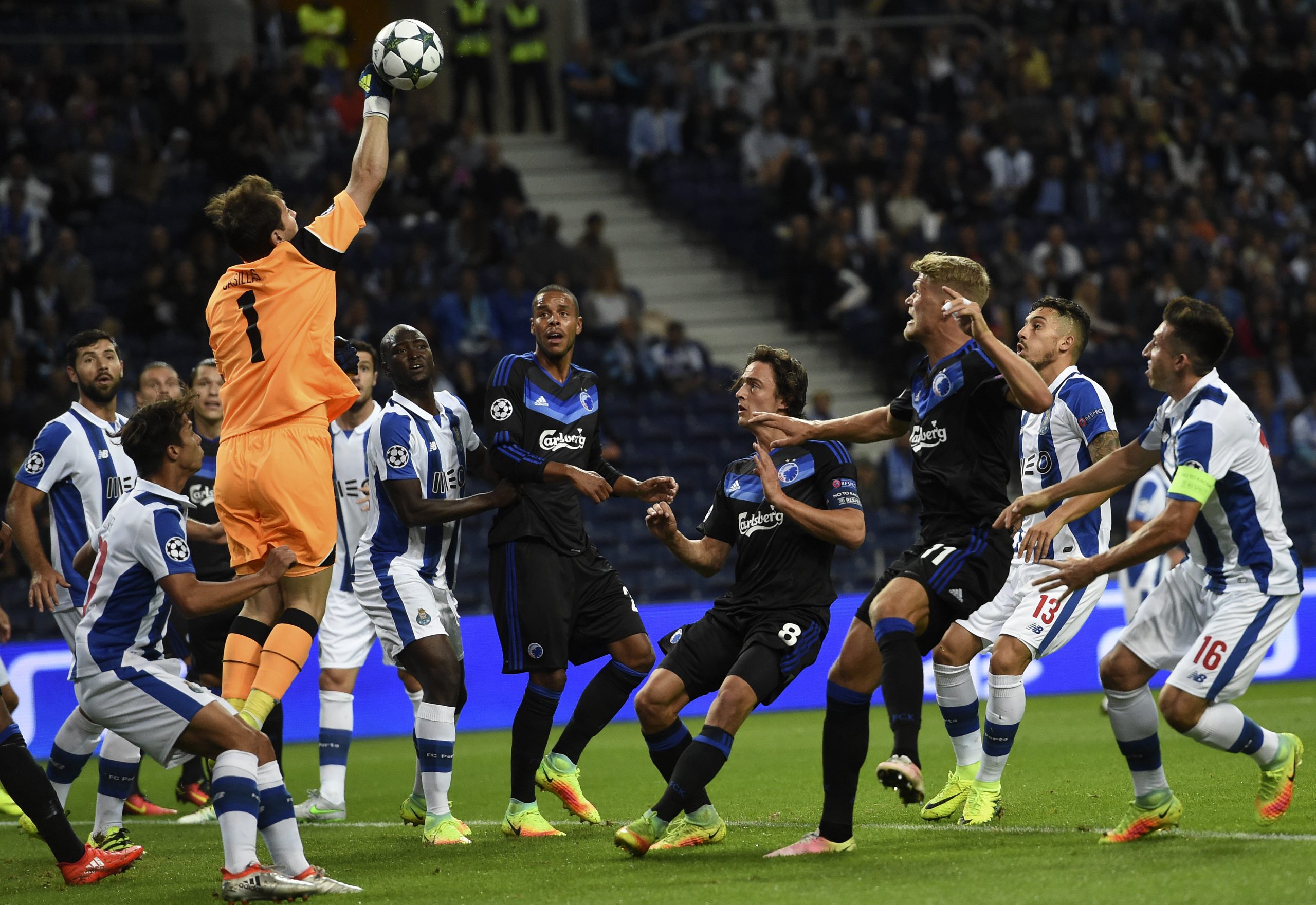 Iker Casillas, o señor Champions que é também talismã de Nuno