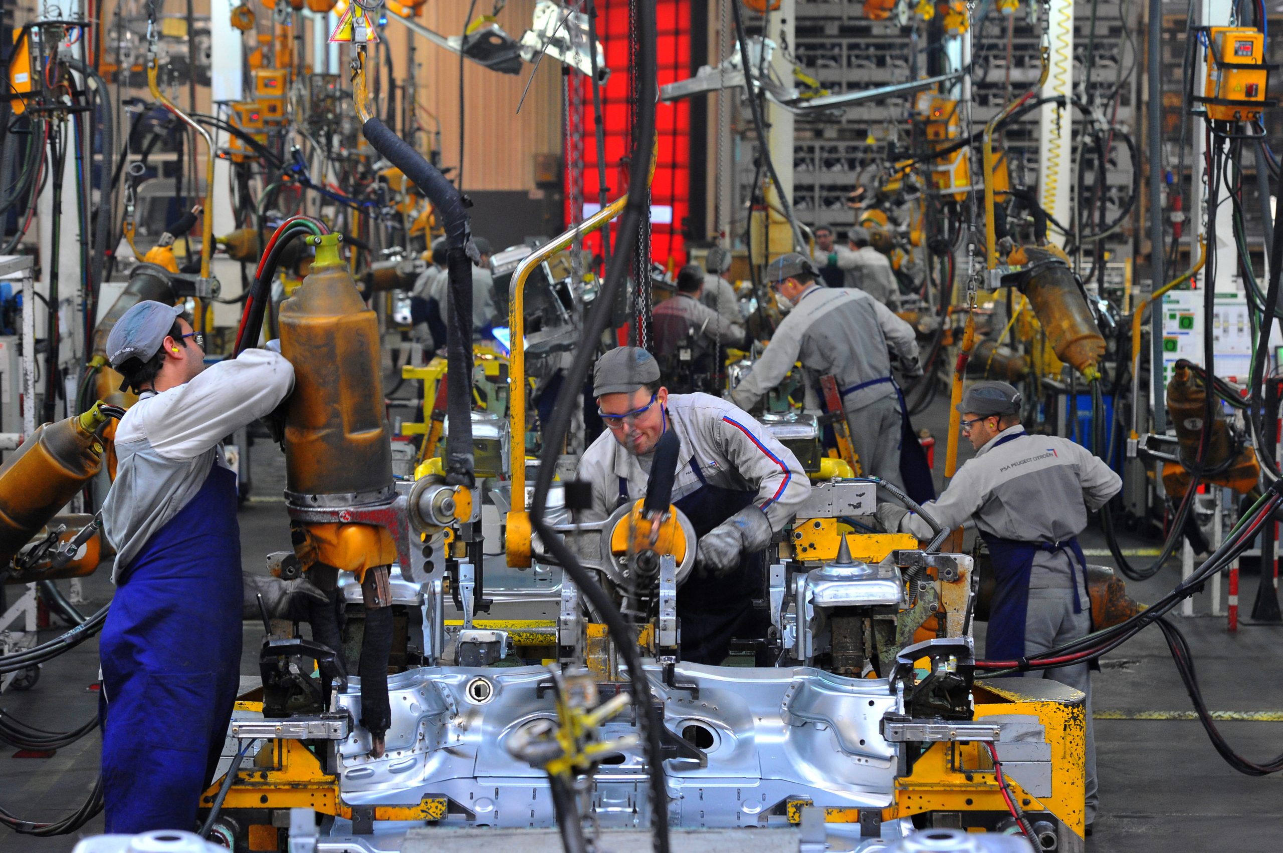 Grupo Peugeot/Citroën quer investir 25 milhões de euros em Mangualde nos próximos anos para produção de novo modelo