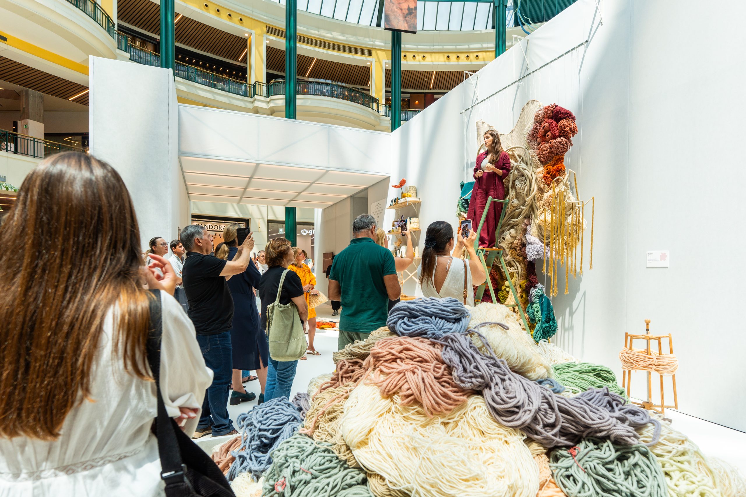 Um “mergulho” no Colombo através da exposição da artista Vanessa Barragão