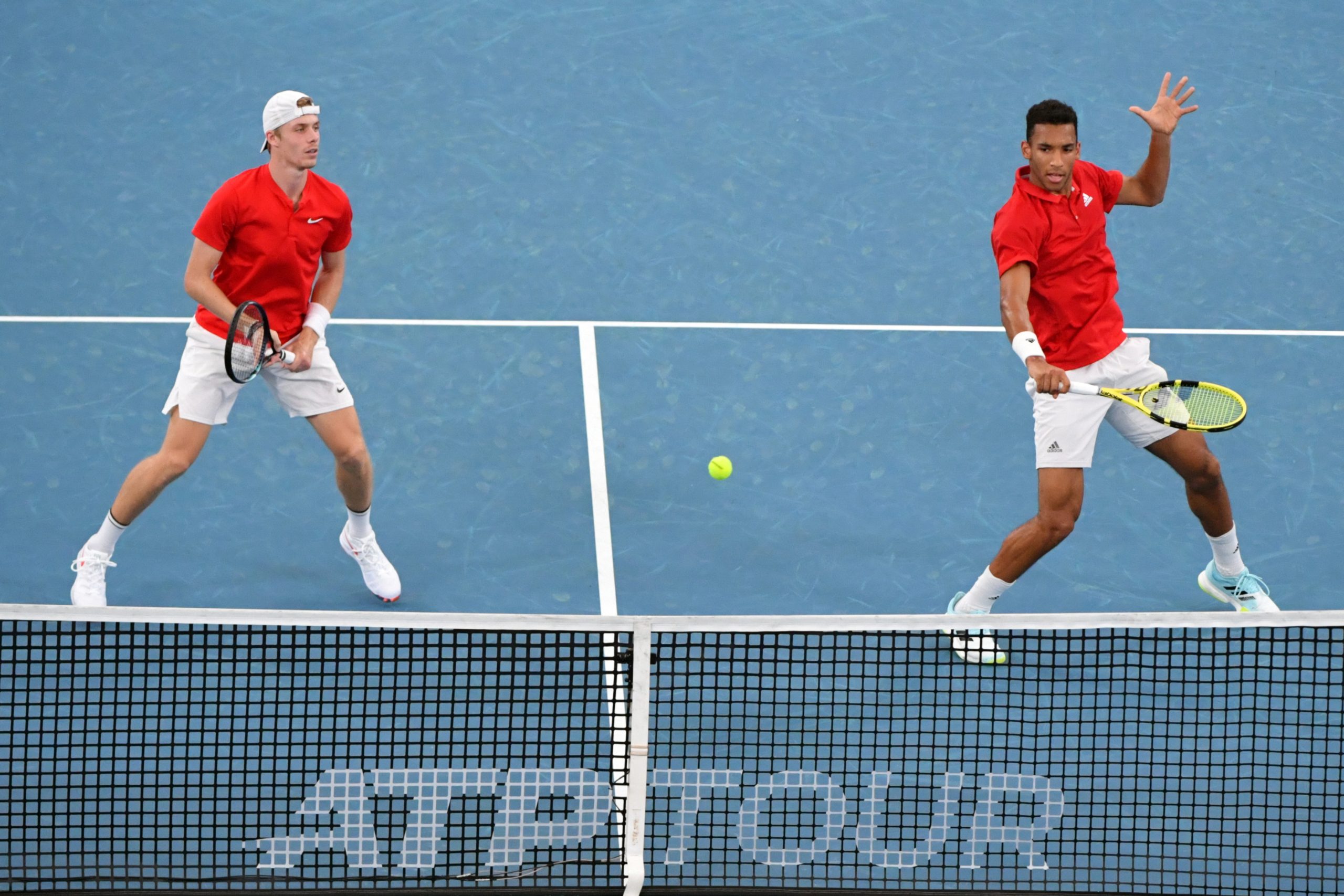 Ténis: Canadá derrota Rússia nos pares e defronta Espanha na final da Taça ATP