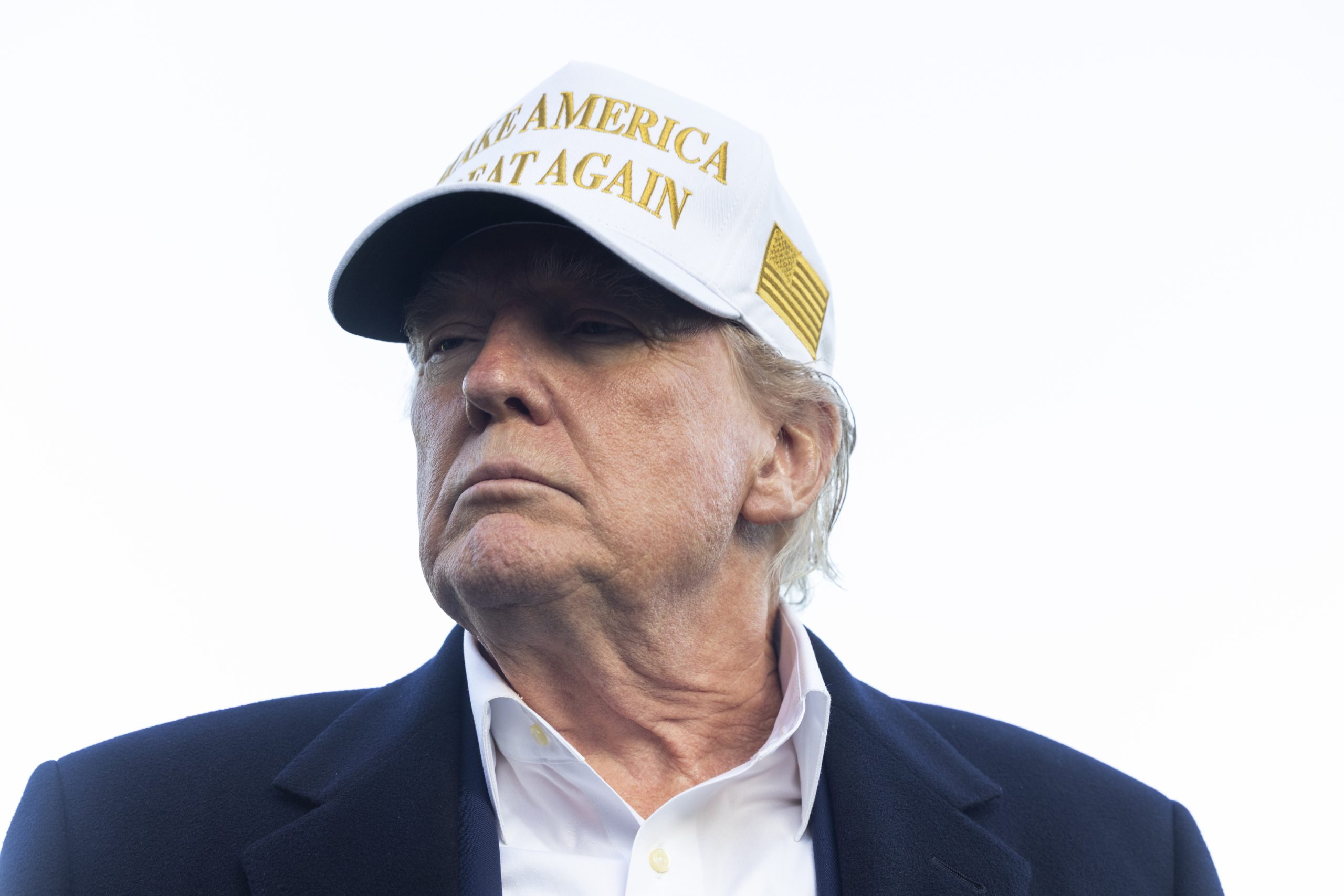 No dia em que canadianos vão a votos: Trump insiste na anexação