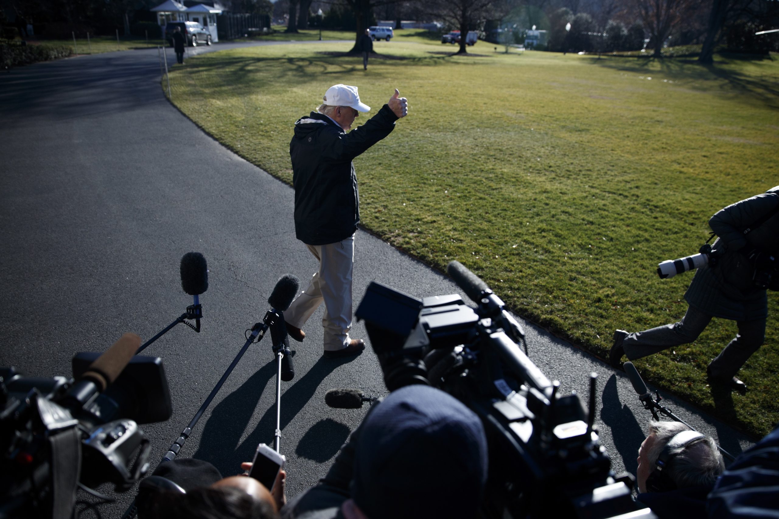 Donald Trump anuncia que não irá a Davos se “shutdown” continuar