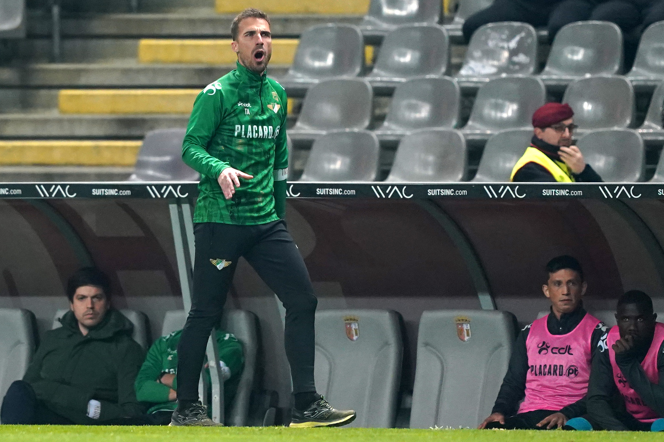 Treinador do Moreirense quer vencer Rio Ave para valorizar triunfo em Faro