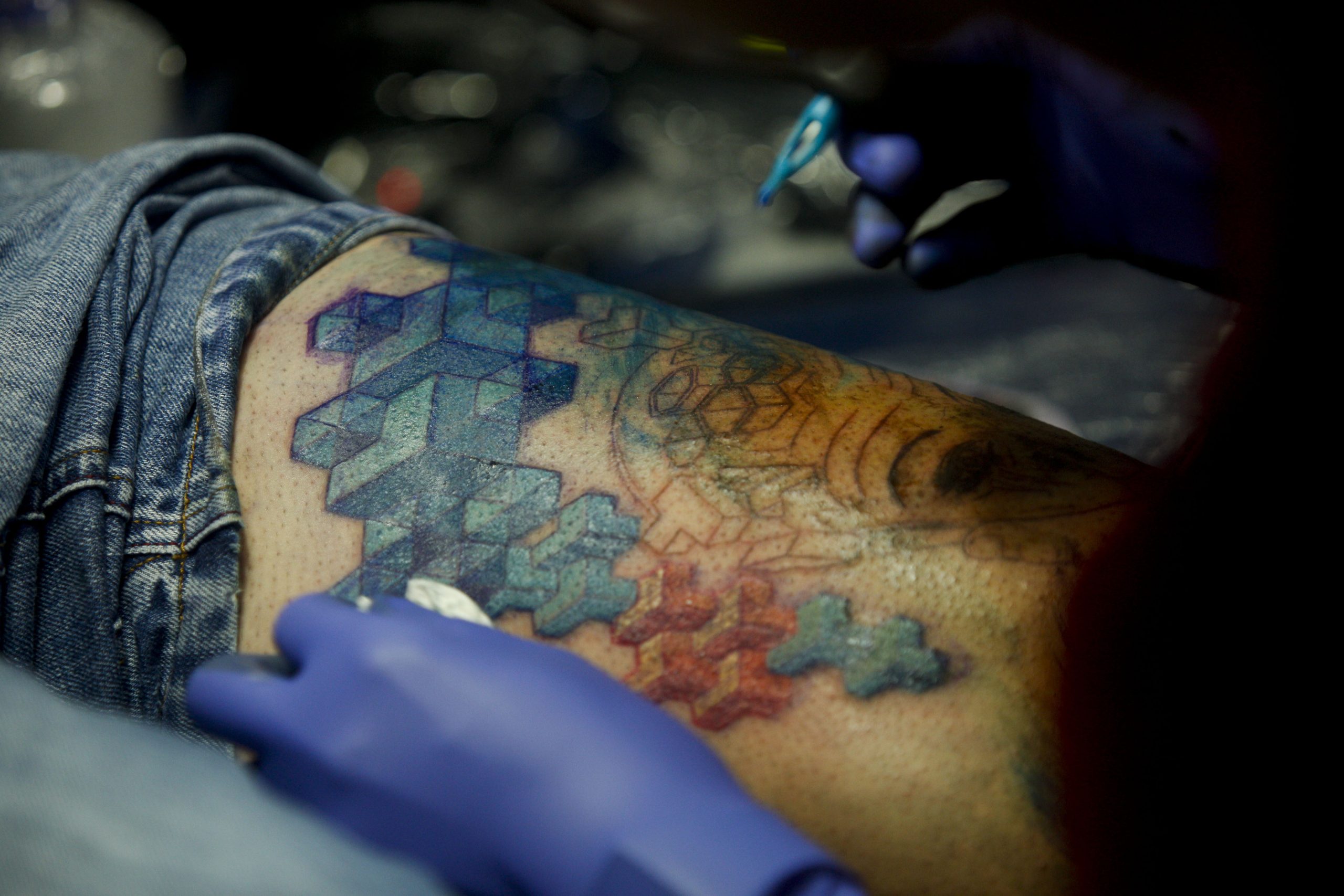 China proíbe futebolistas das seleções de fazerem novas tatuagens