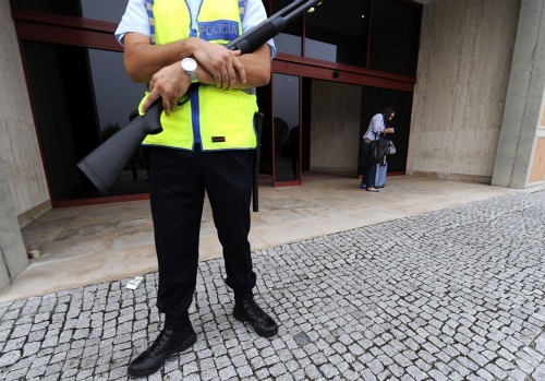 Homem que furtou soutiens em Matosinhos condenado a trabalho comunitário