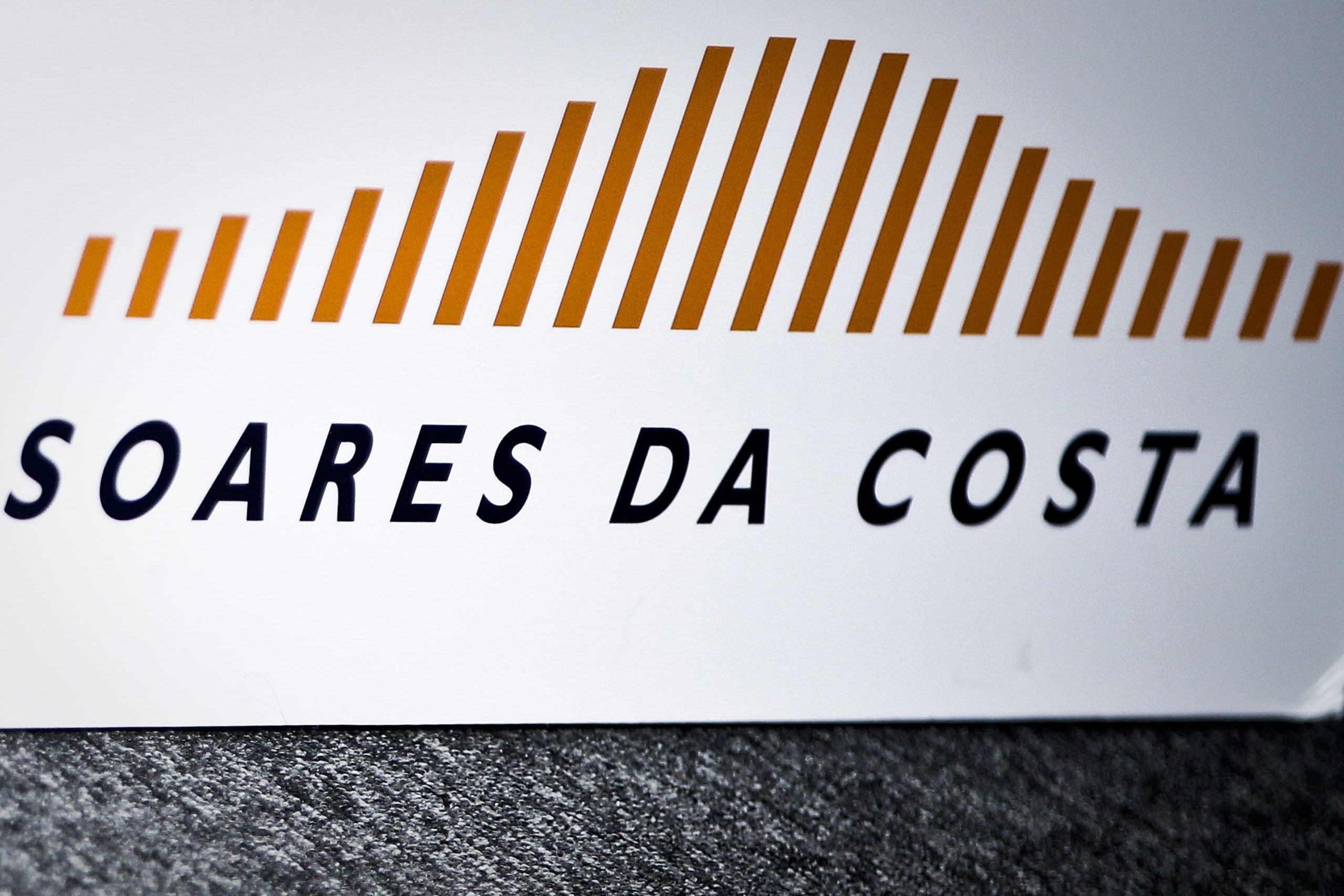 Diretora-geral da DGERT pede estudo de impacto sobre situação na Soares da Costa