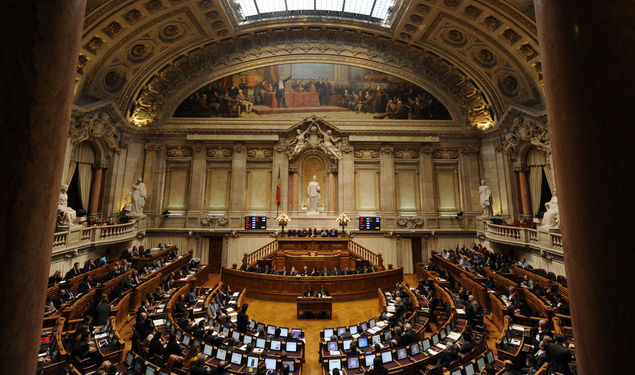 PE: PCP rejeita ditames europeus, PSD acusa comunistas de fingirem oposição