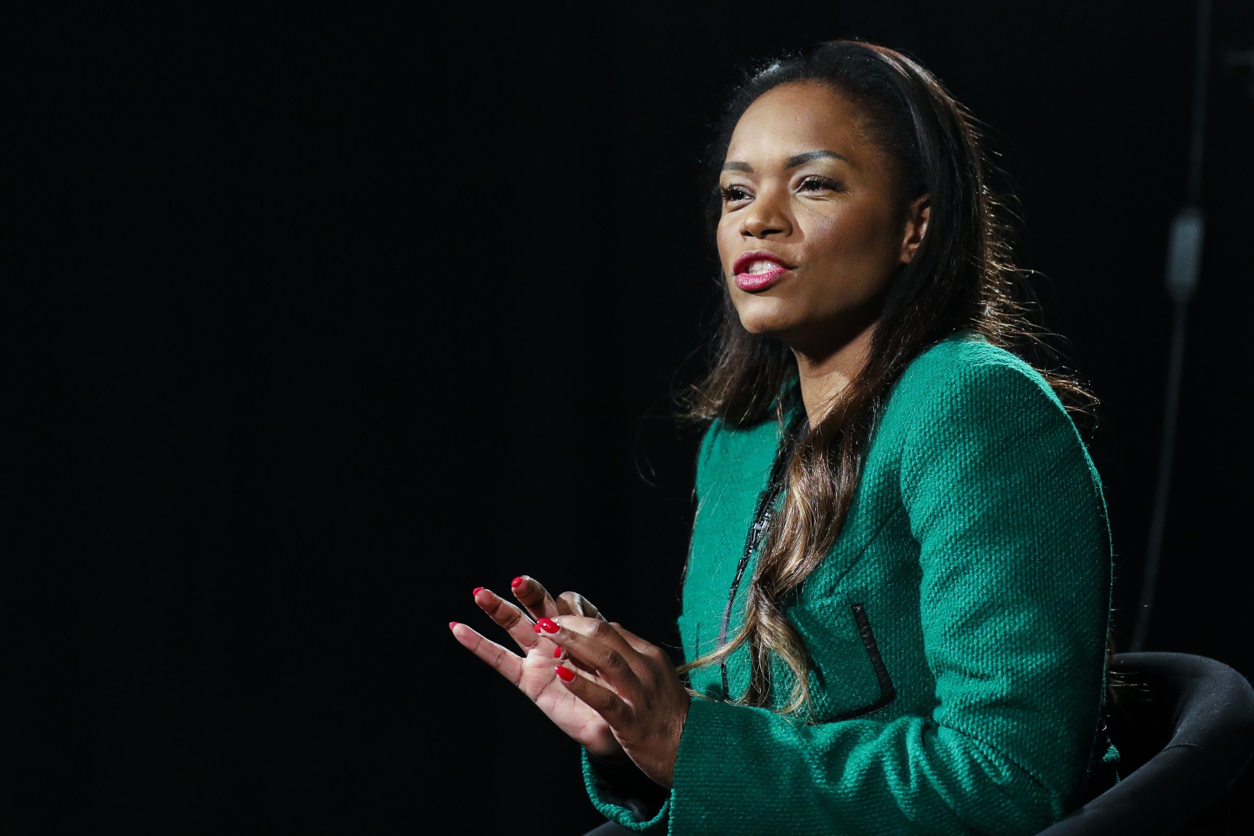 Luanda Leaks: Irmã de Isabel dos Santos desafia empresária a devolver 75 milhões a Angola