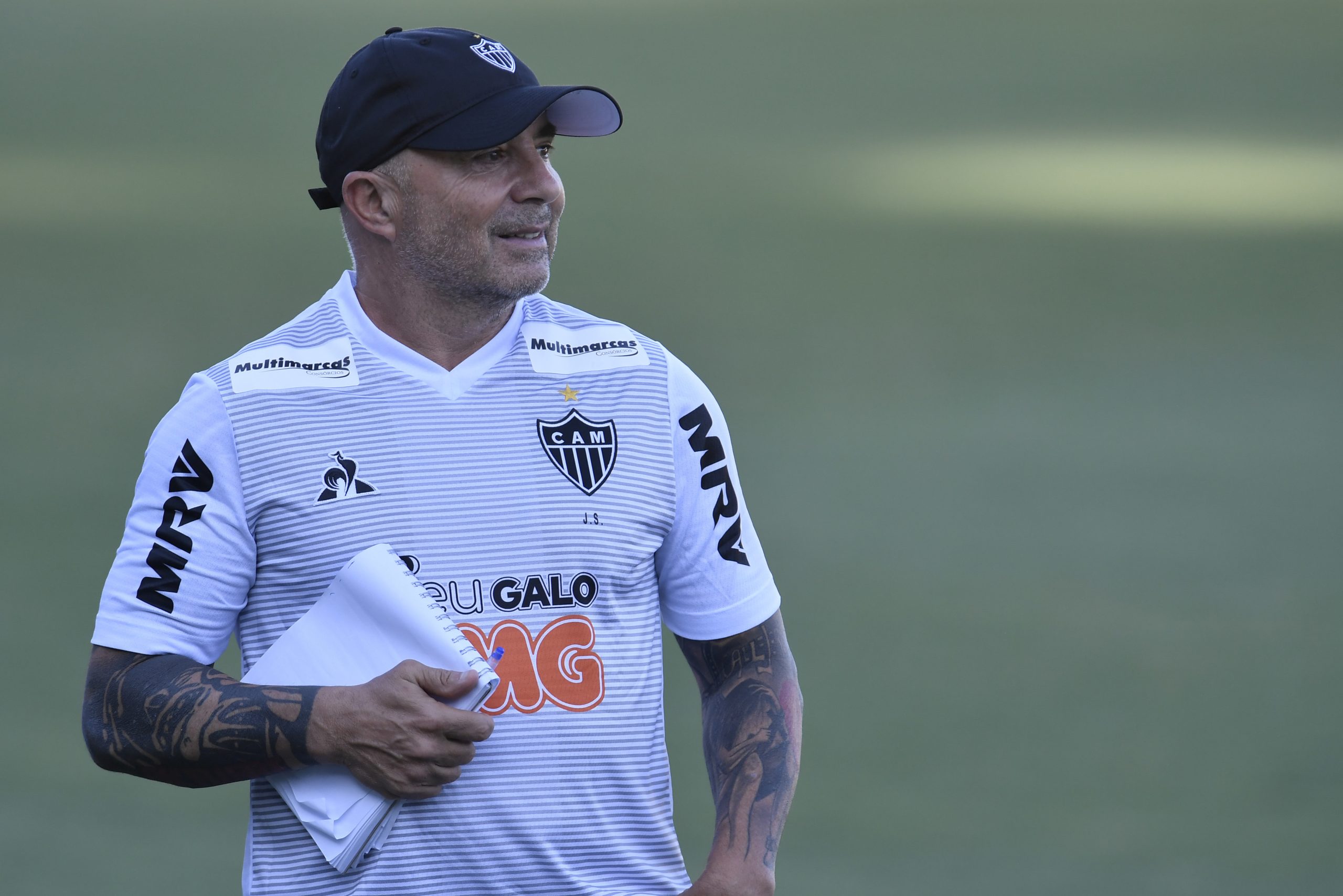 Mecenas quer Atlético-MG a jogar “olhos nos olhos” com Flamengo