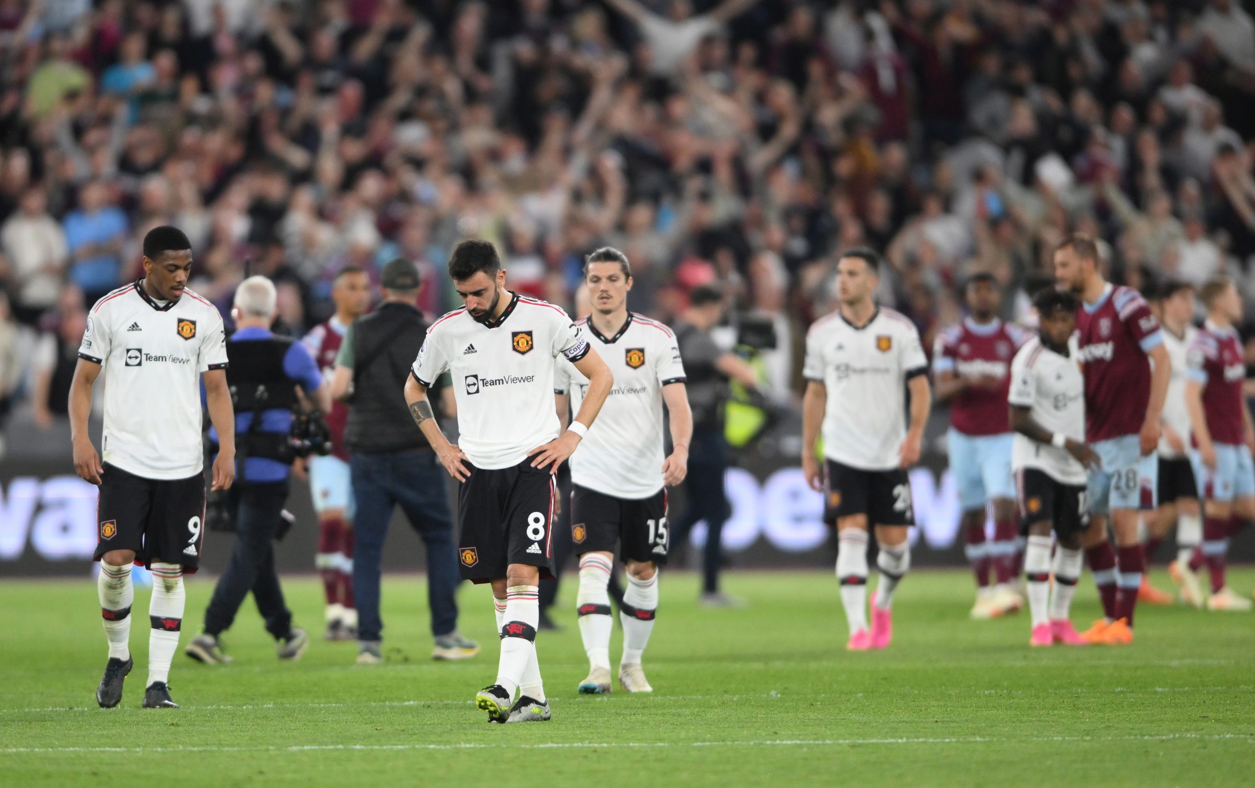Manchester United volta a perder e luta pela ‘Champions’ fica ao ‘rubro’ em Inglaterra