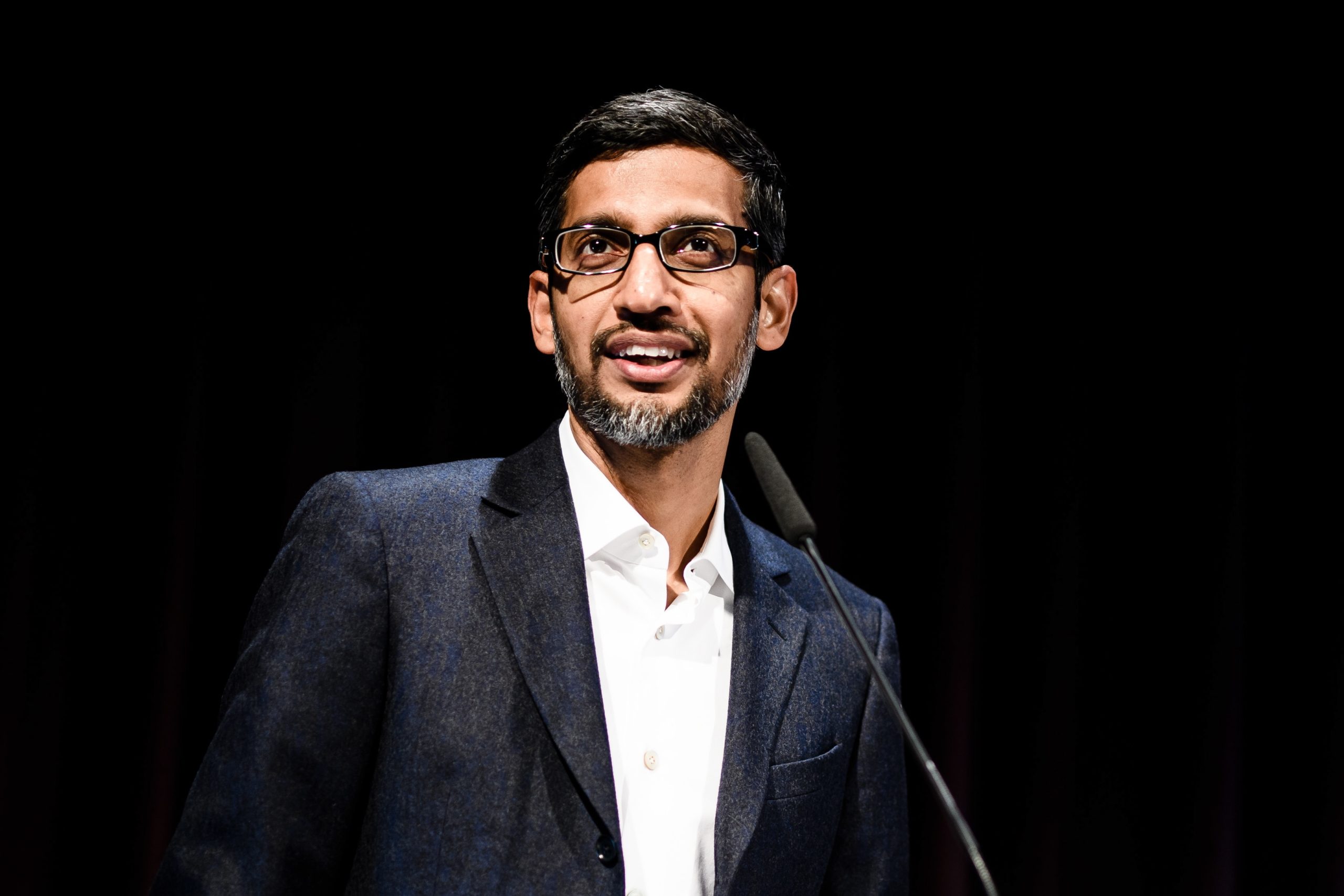 Fundadores da Google entregam as “chaves do reino” a Sundar Pichai