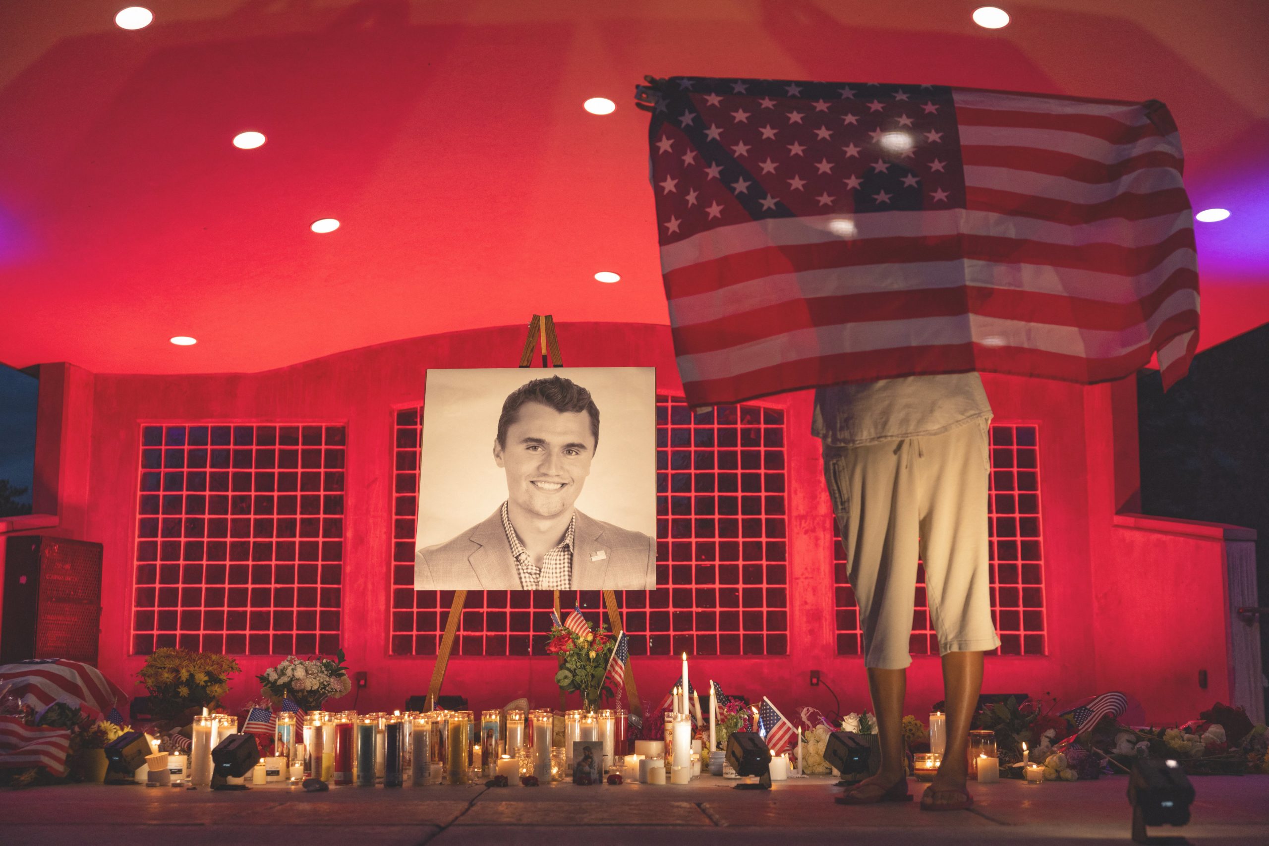 Parlamento português aprova votos de pesar pela morte de Charlie Kirk