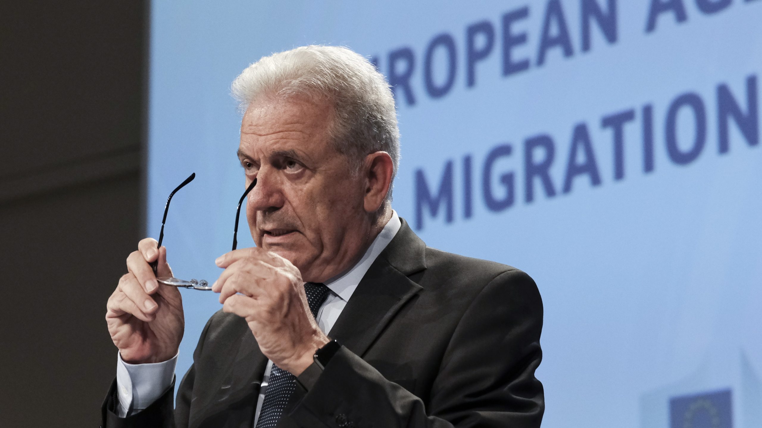 Comissão Europeia apela a reforço urgente de meios para patrulhar fronteiras