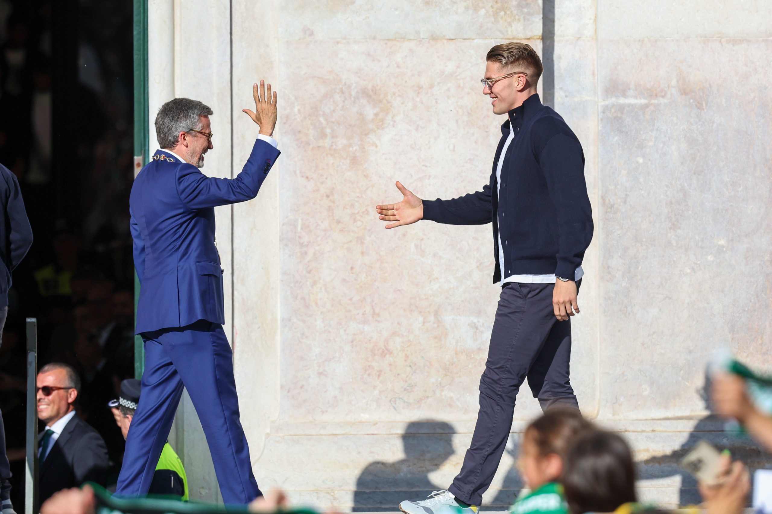 Uma estátua para Gyökeres, a Marcha do Sporting e foco no tricampeonato. Assim segue a festa do Sporting