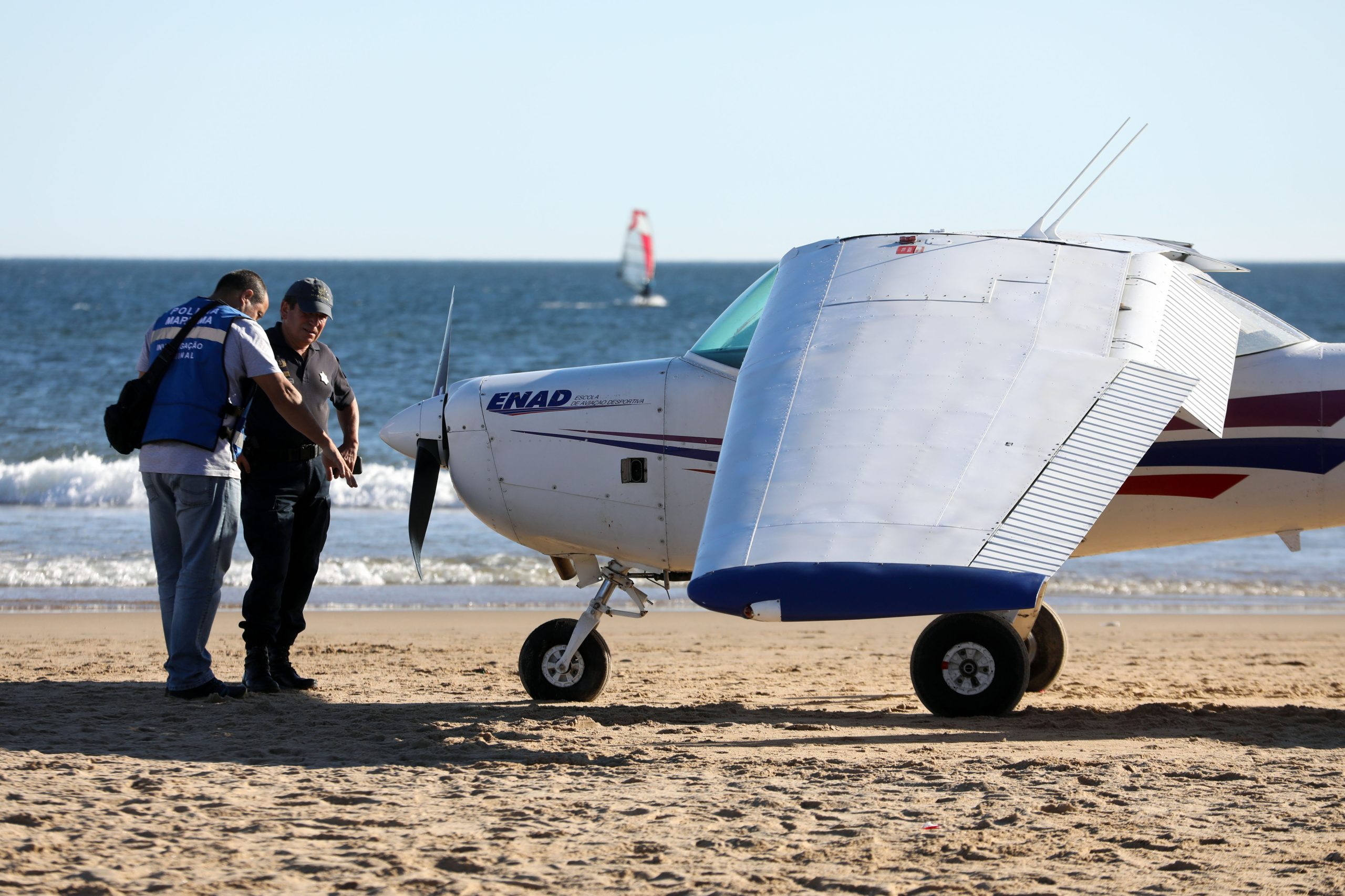Caparica: Atleta do Benfica ajuda a impedir “fúria” sobre tripulantes da aeronave acidentada