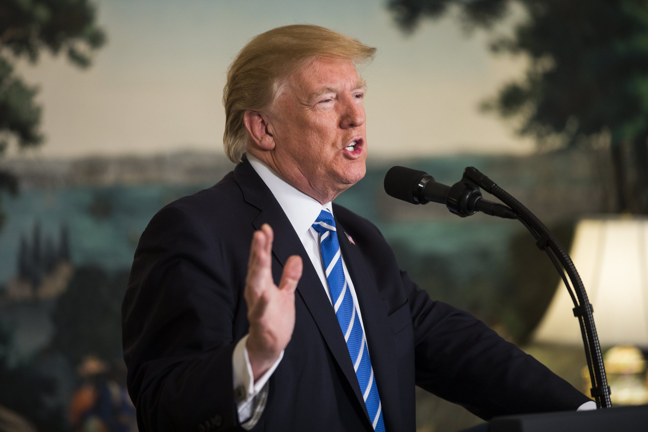 Trump qualificou a sua viagem à Ásia como “um tremento êxito”