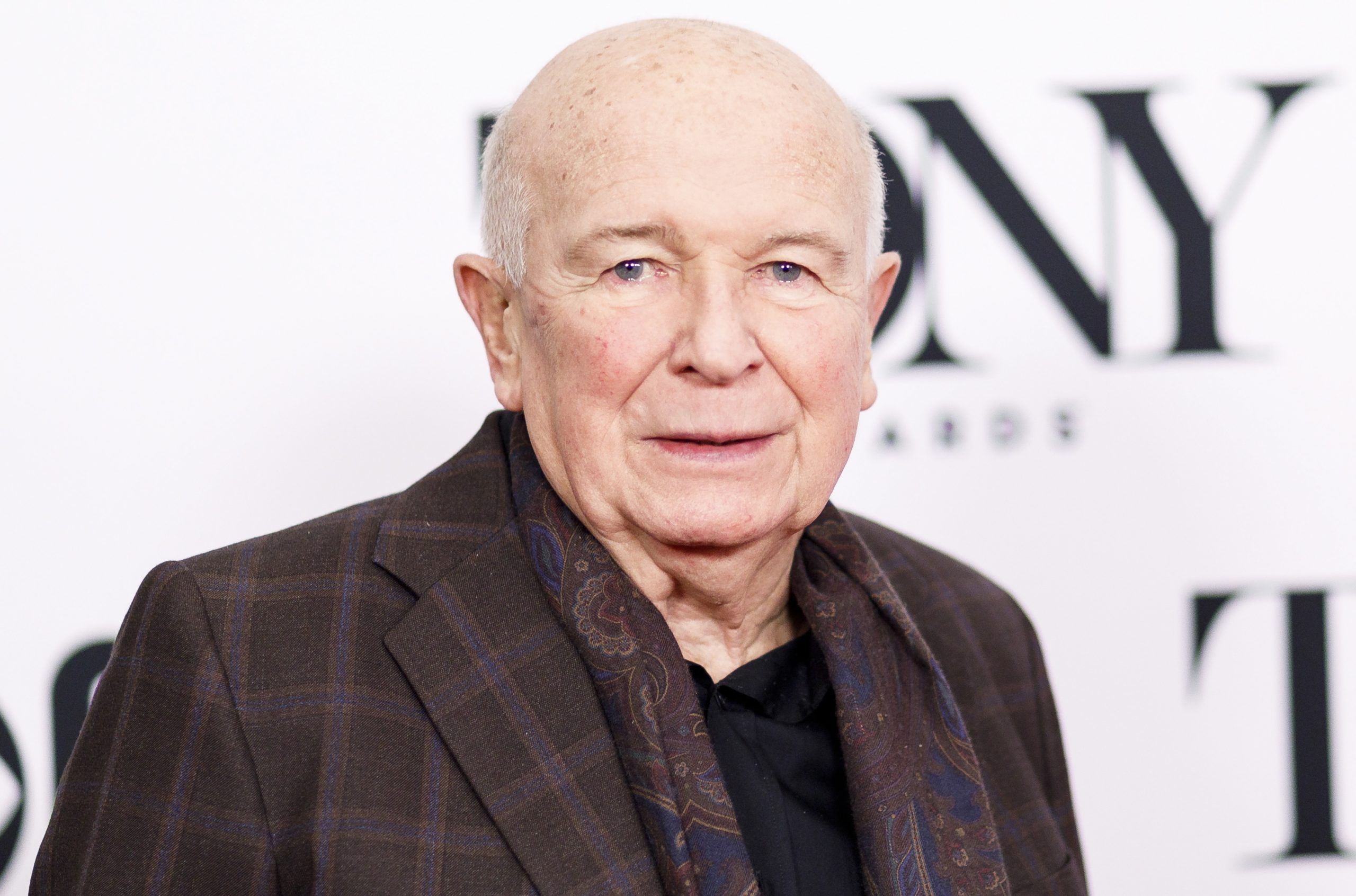 Covid-19: Dramaturgo Terrence McNally morre aos 81 anos