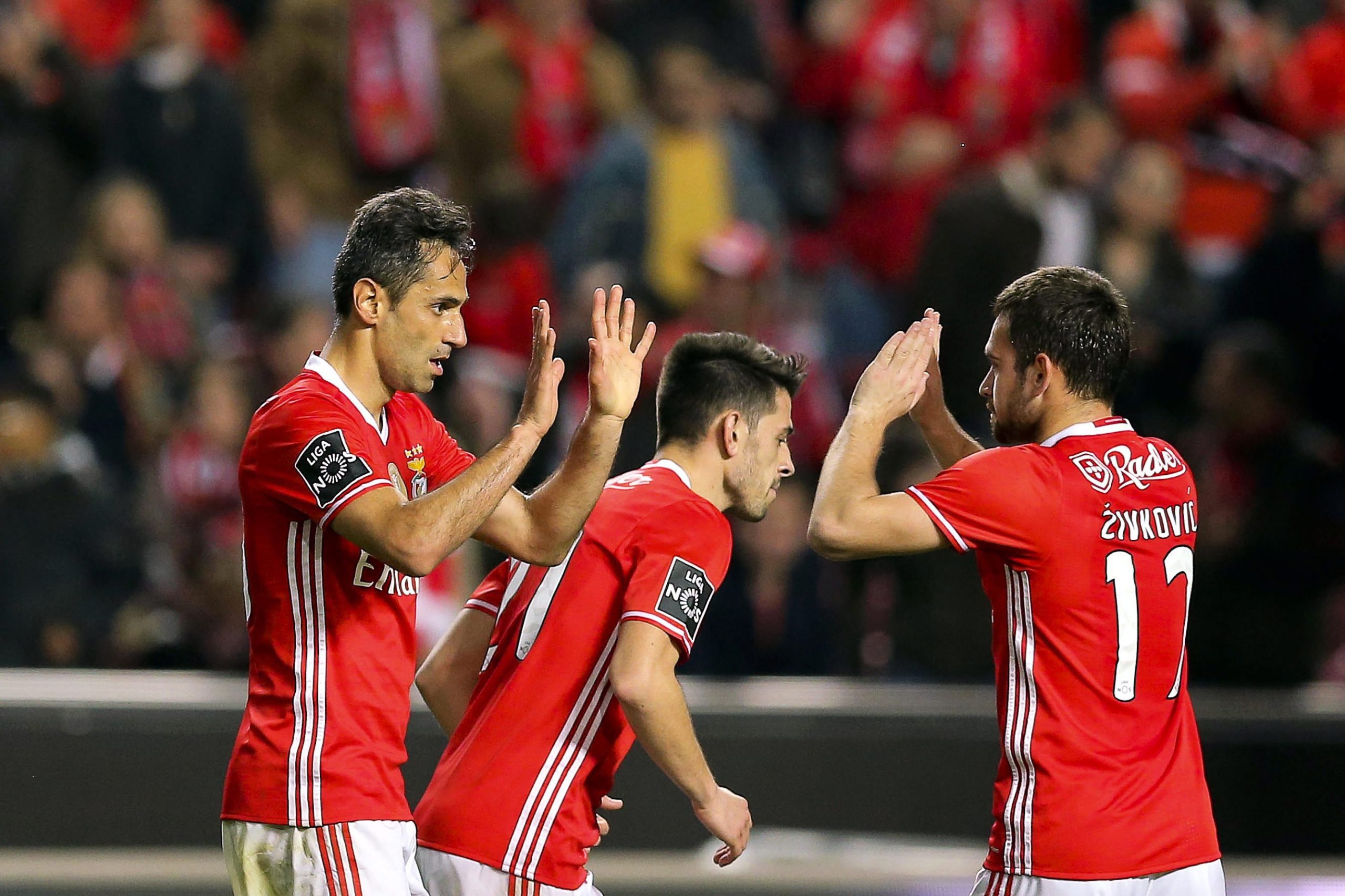 Benfica vence Arouca por 3-0 na Luz