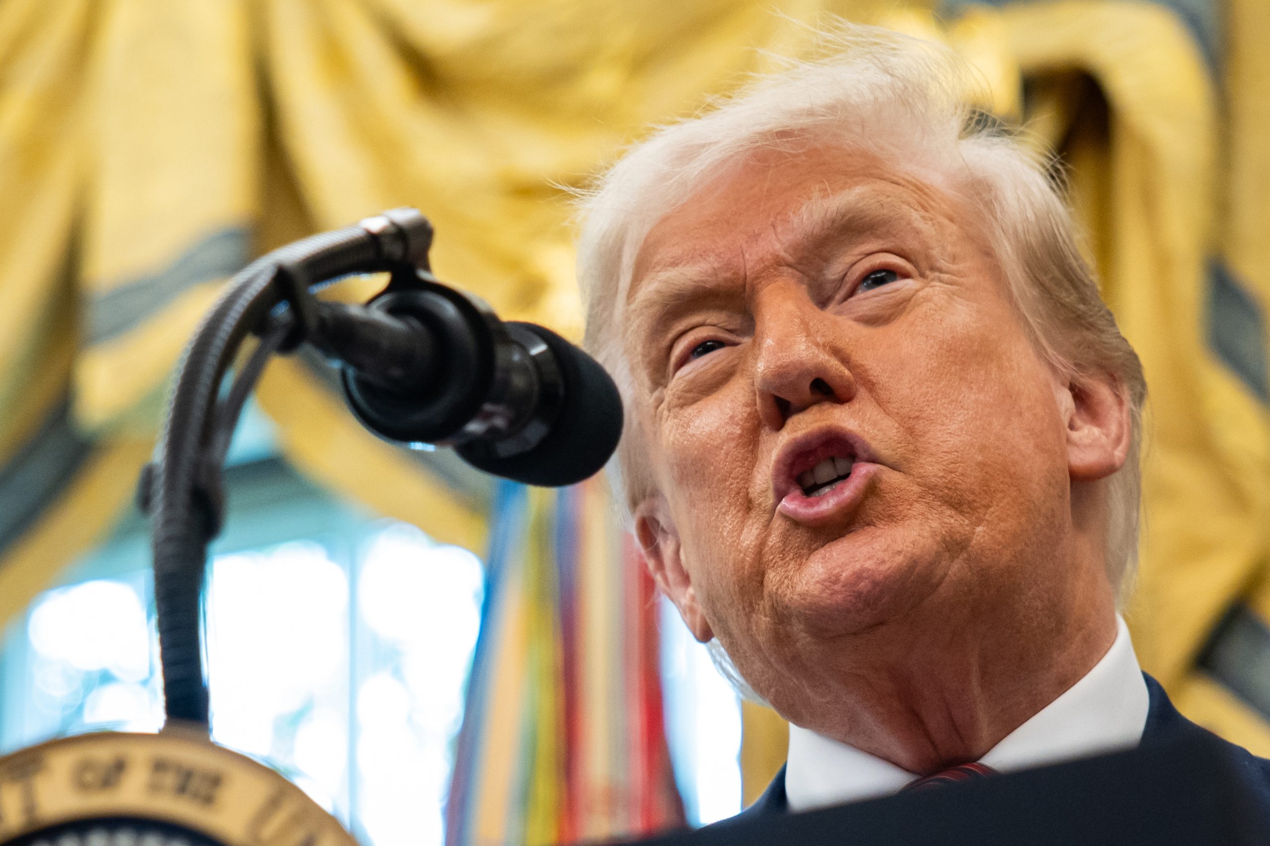 Trump recusa redução de tarifas antes de negociações com Pequim