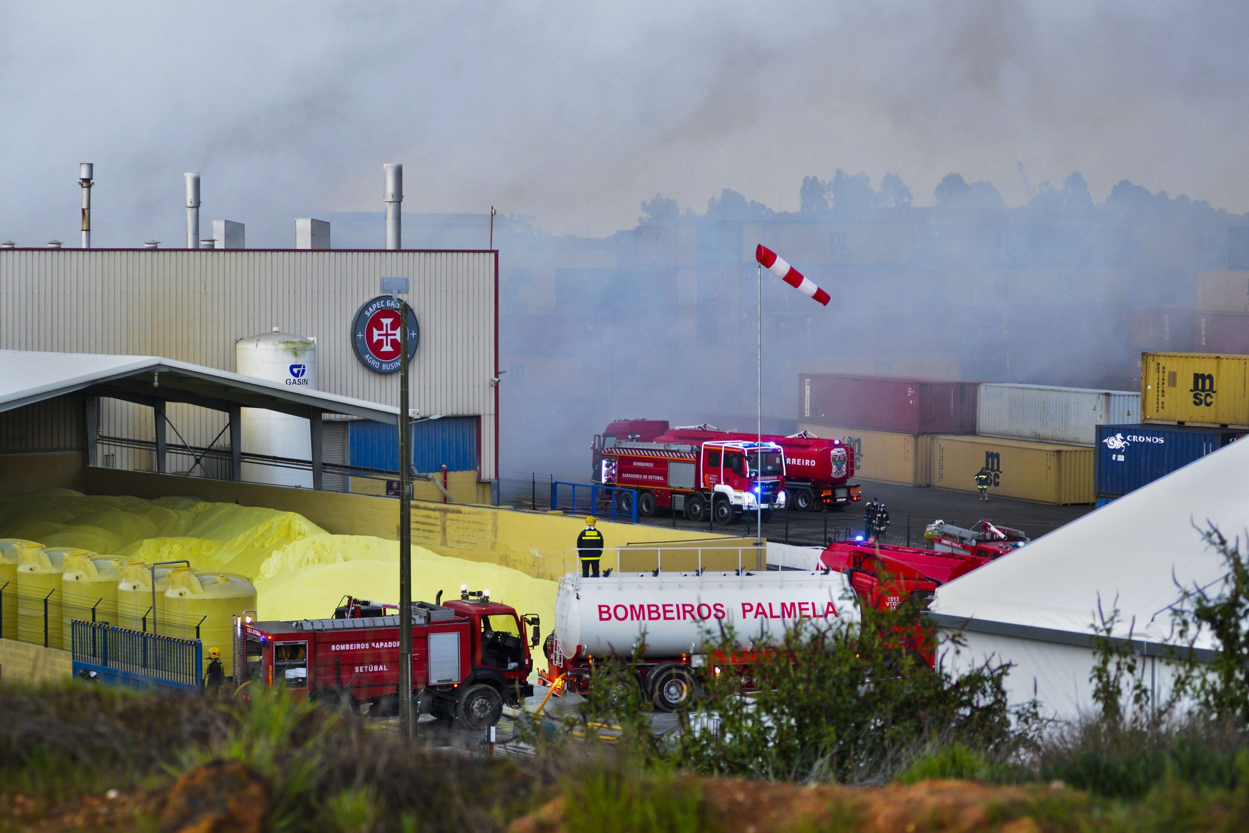 Concentrações de poluente devido a incêndio de Setúbal chegaram ao Porto