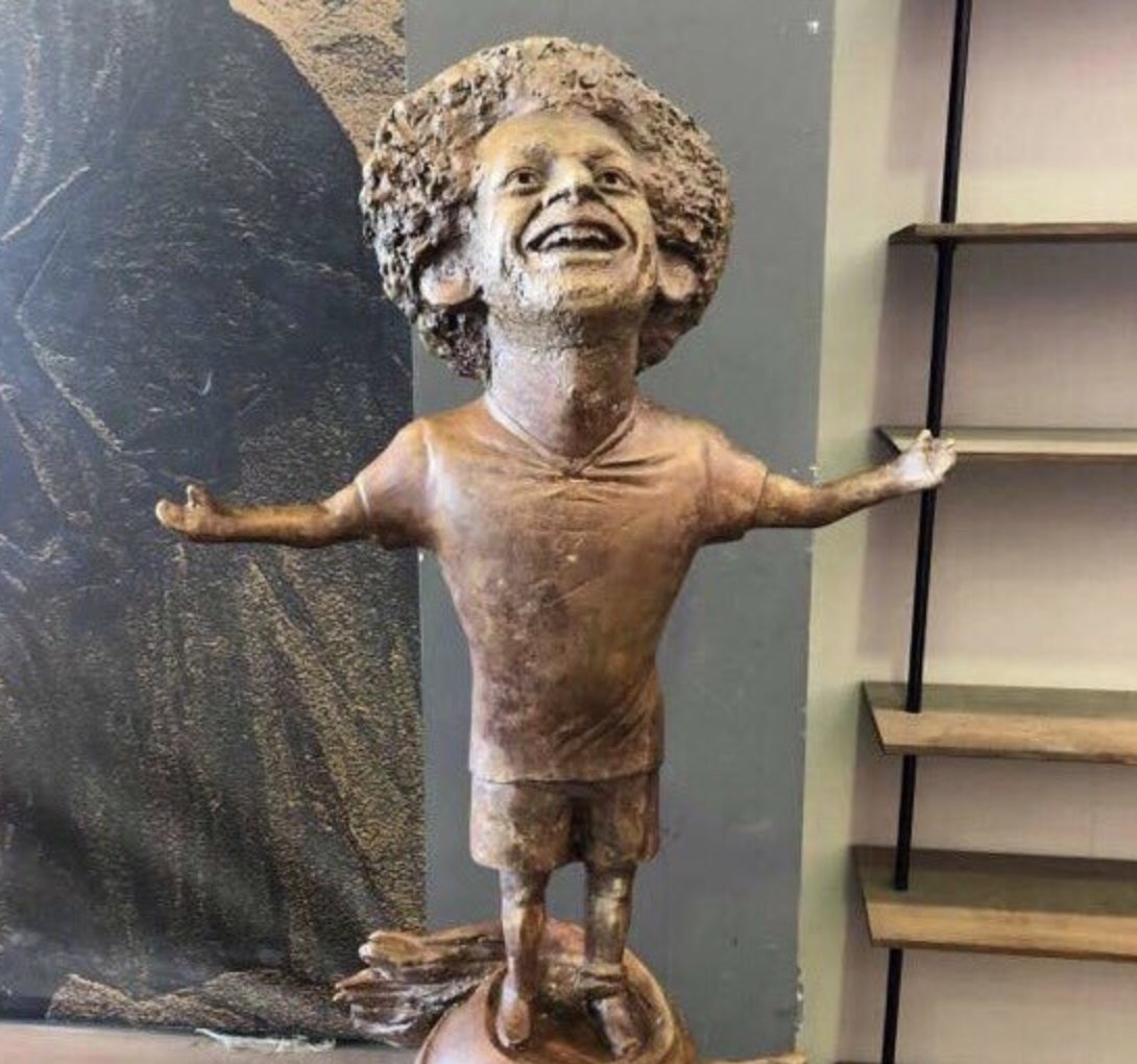 Estátua de Mohamed Salah é criticada por ter poucas semelhanças com o jogador