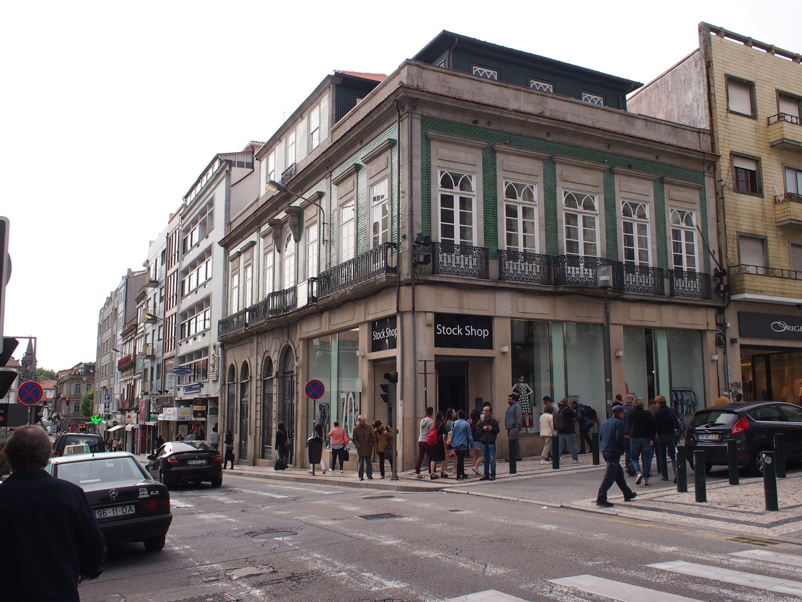 Comerciantes de Fernandes Tomás no Porto queixam-se de prejuízos de 50% devido às obras