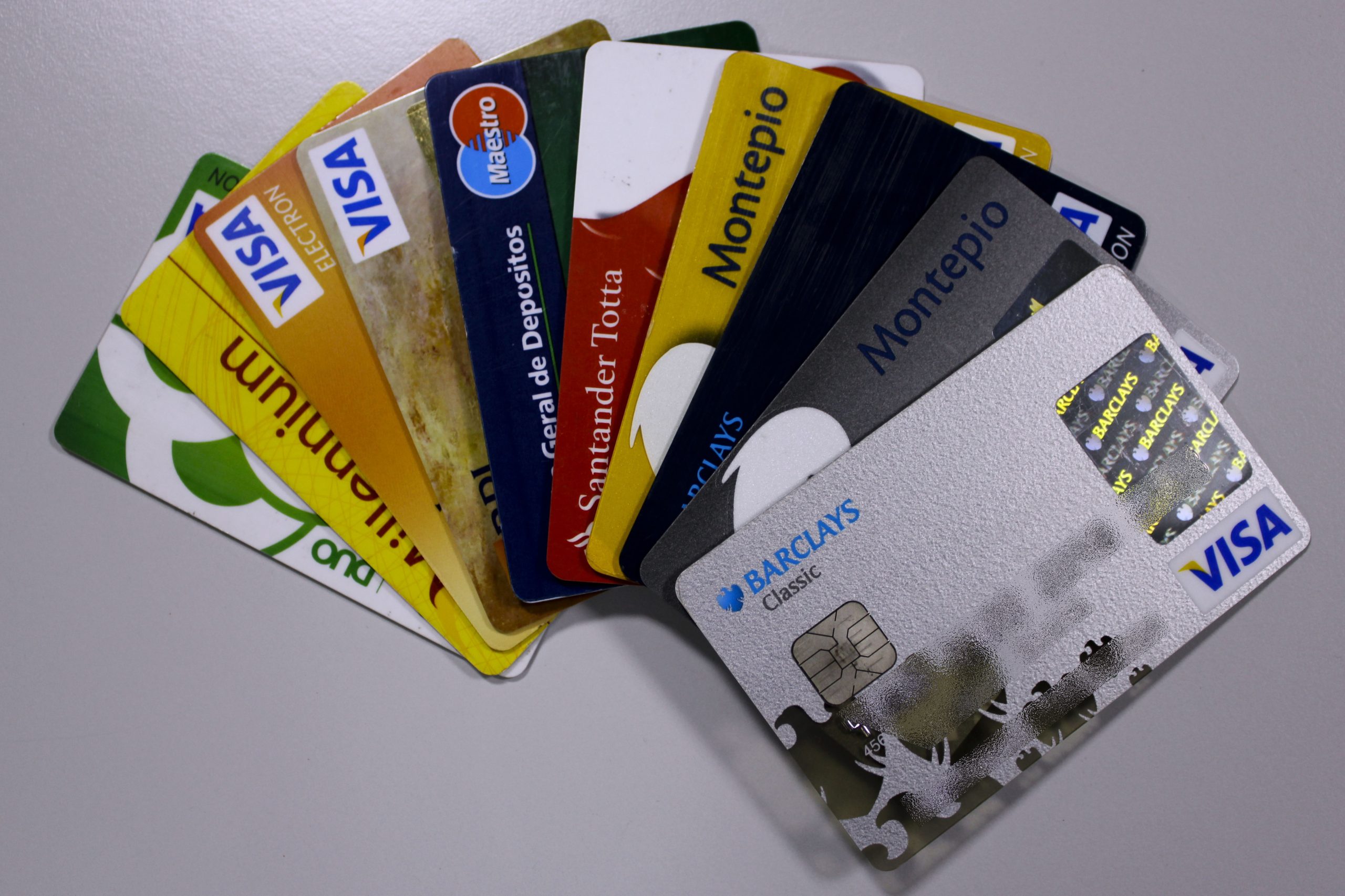 Portugueses dizem preferir pagamentos com cartão em vez de dinheiro