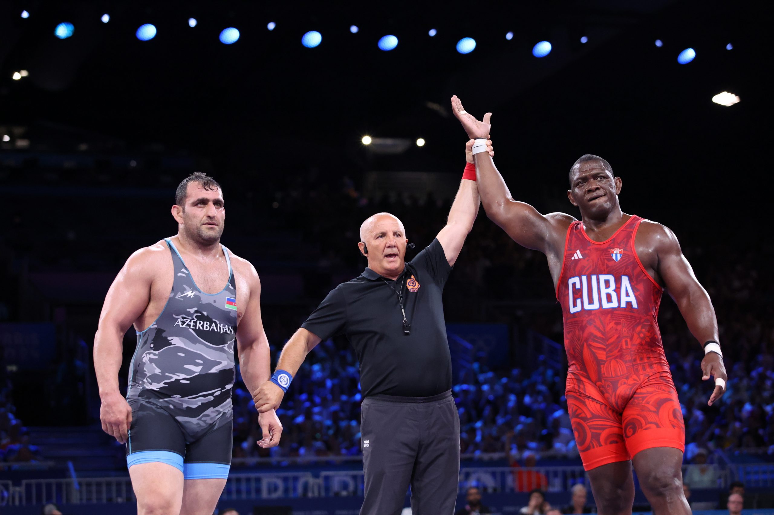 Lutador cubano retira-se após ser primeiro a conquistar cinco ‘ouros’ em Paris2024