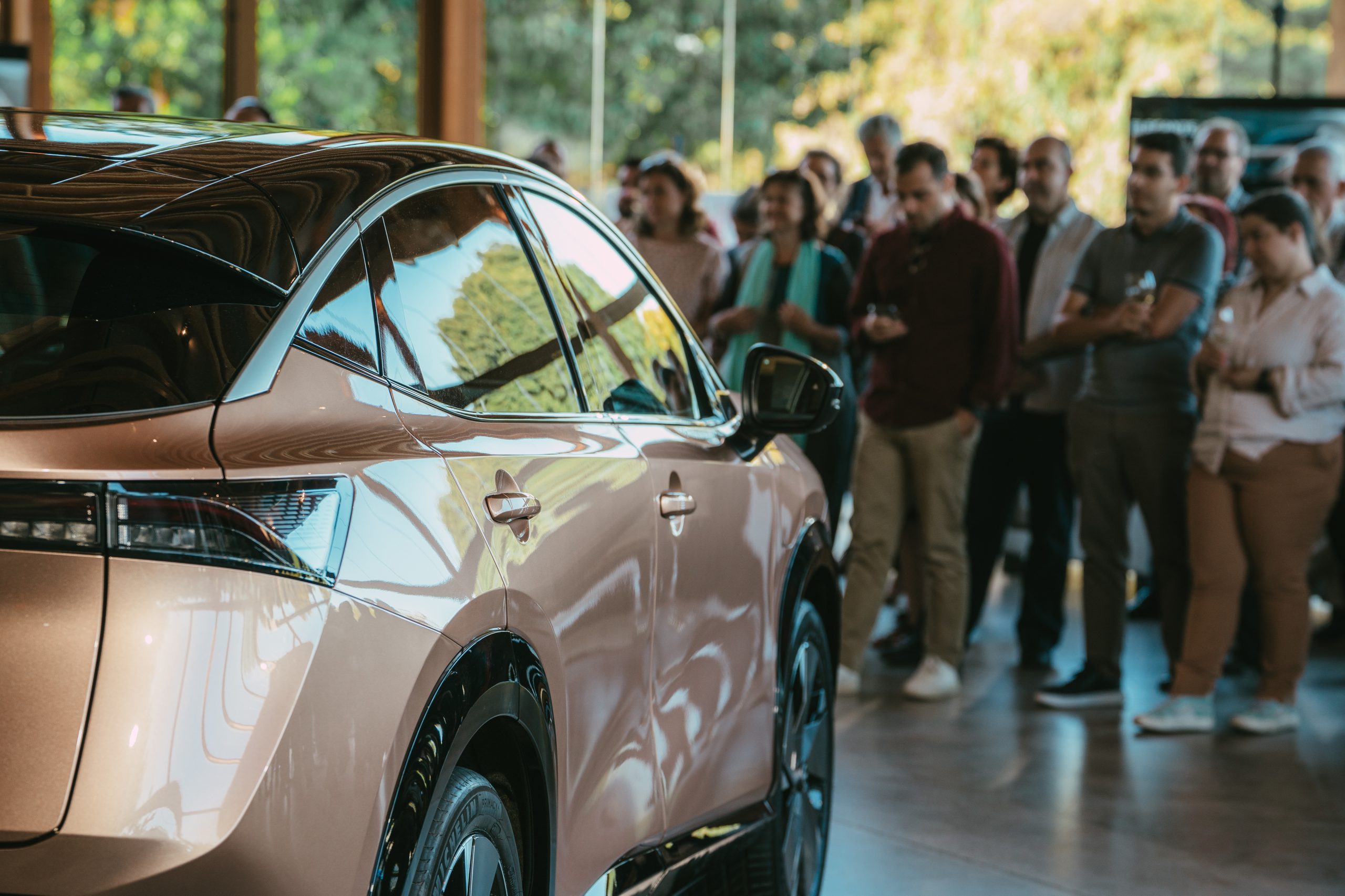 Quer conduzir os novos Nissan elétricos? Então venha participar num evento recheado de criatividade, arte e automóveis
