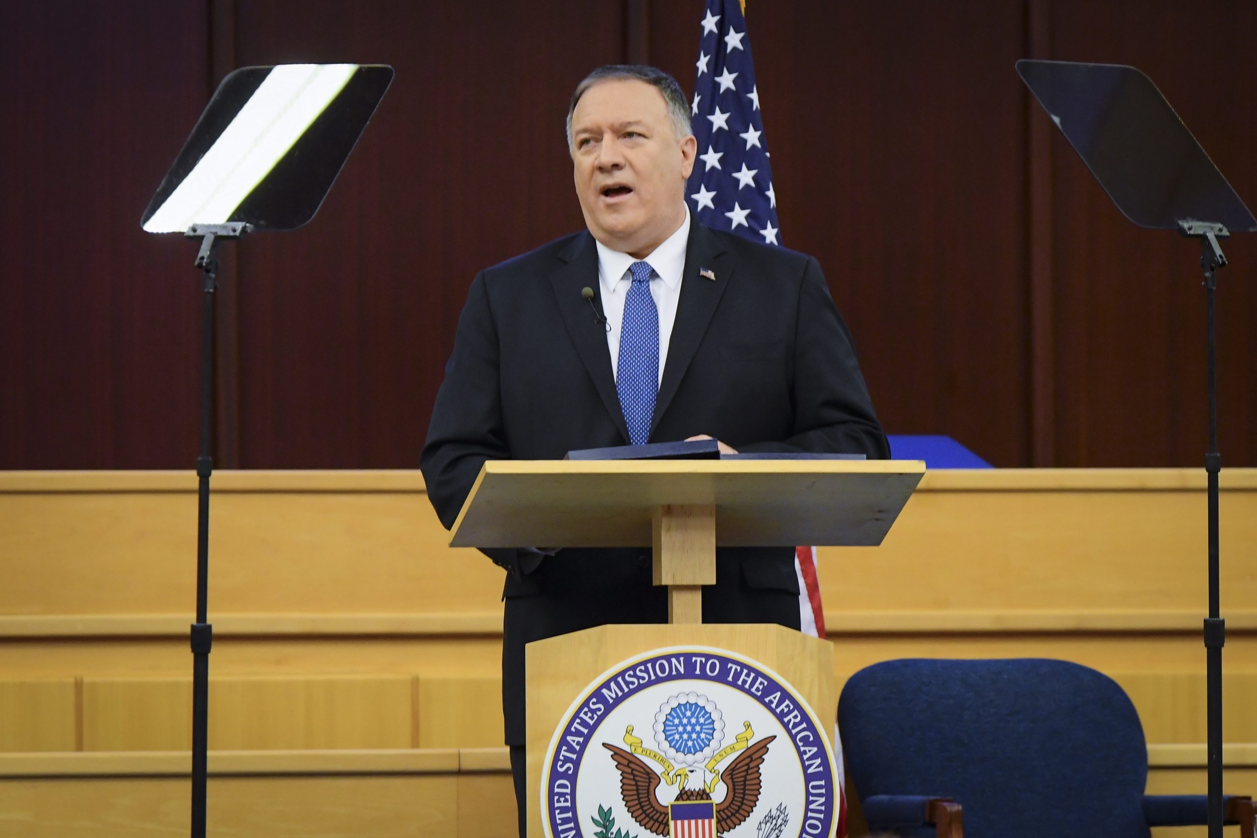 EUA. Mike Pompeo reúne-se com o monarca saudita em Riade