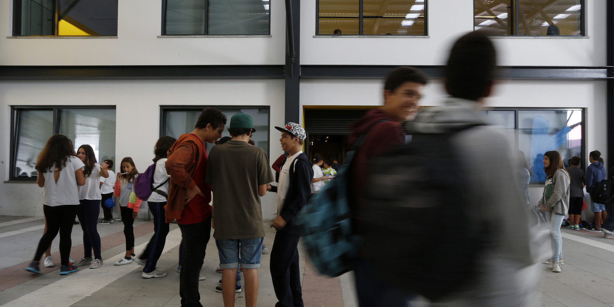 Sindicato quer quotas fixas para docentes acederem a 5.º e 7.º escalão da carreira