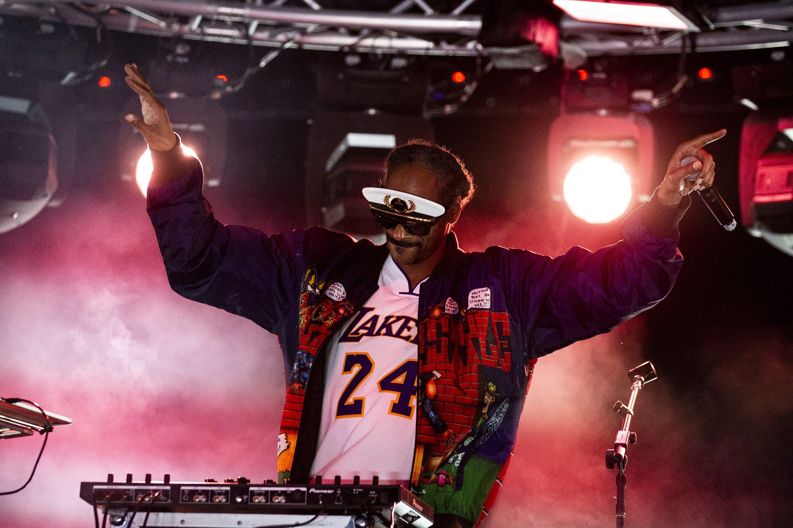 Empresa de Snoop Dogg investe em produtora portuguesa de cannabis medicinal