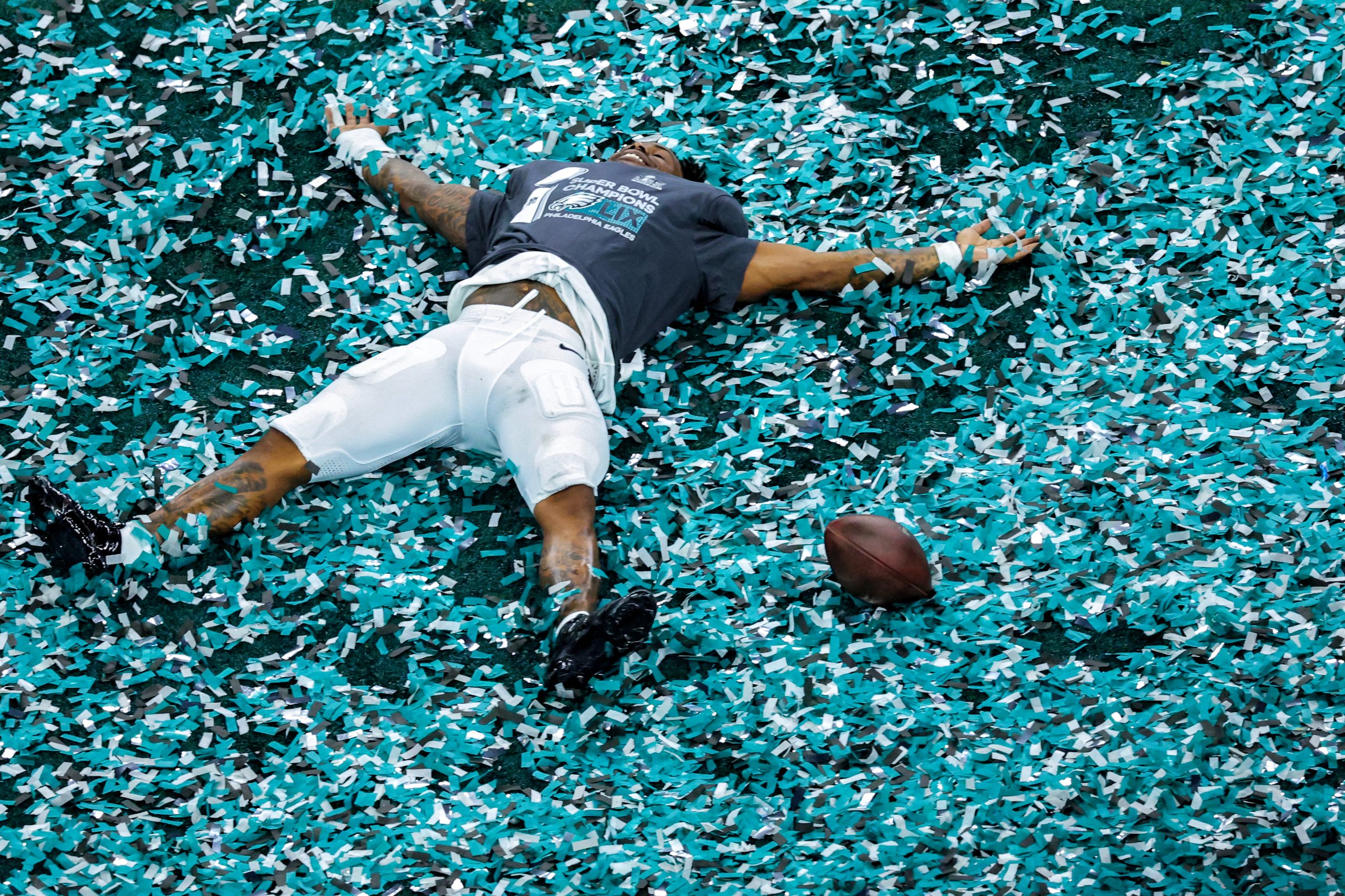 Eagles limpam a Super Bowl no dia da operação de charme de Trump e em que a Taylor Swift foi vaiada