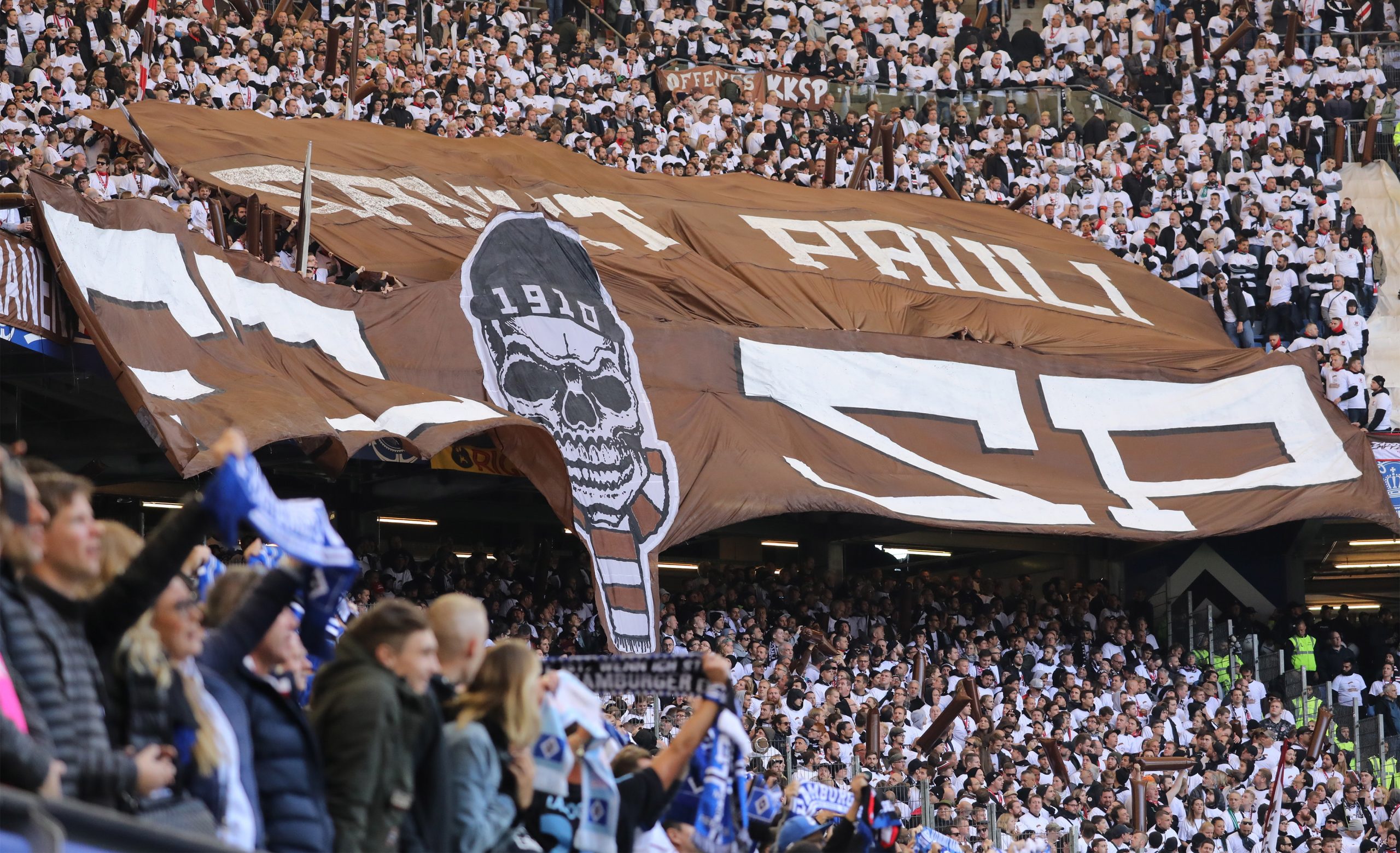 St. Pauli dispensa jogador turco que apoiou tropas na ofensiva contra os curdos