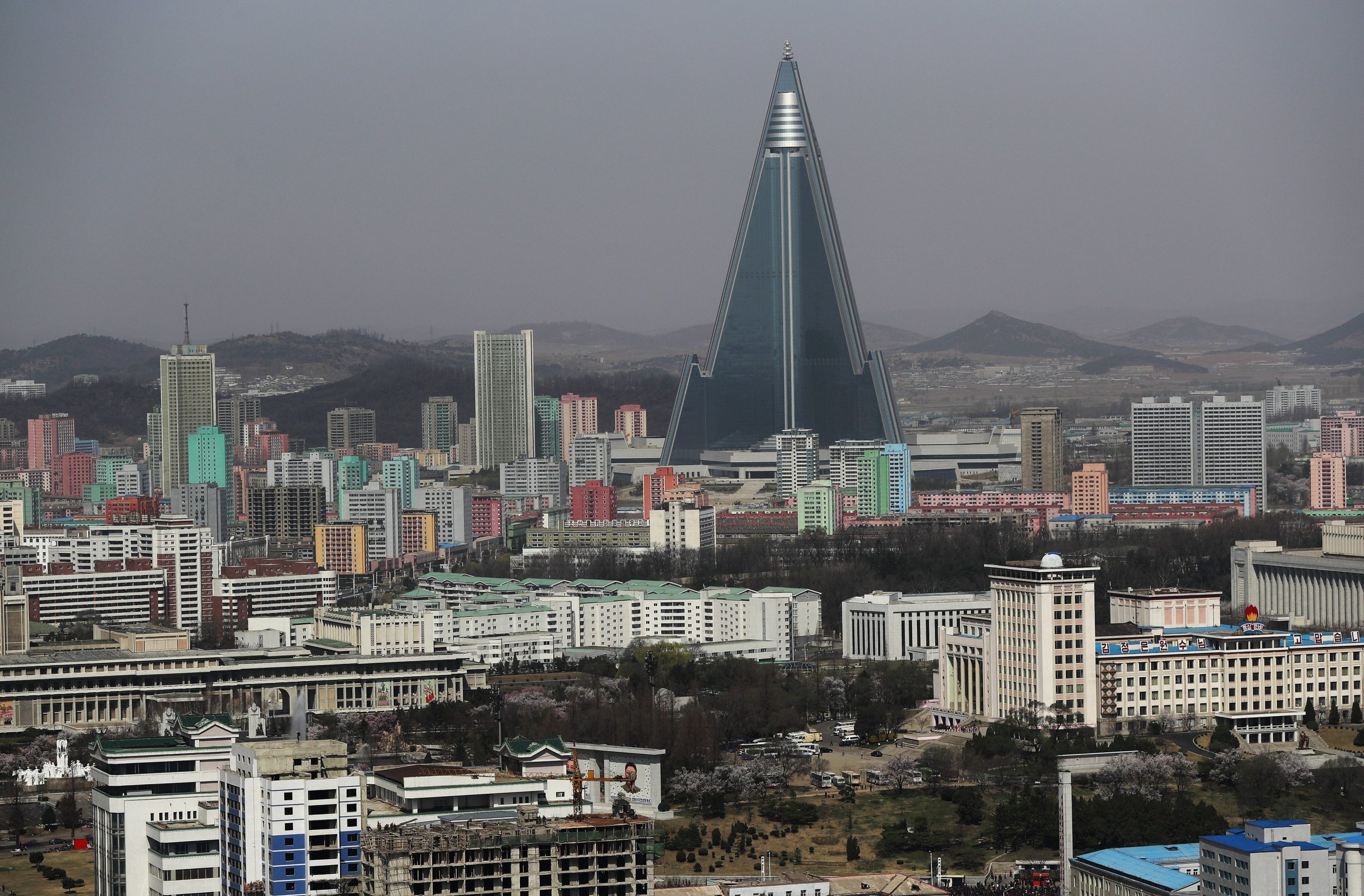 Quem são os três americanos detidos na Coreia do Norte?