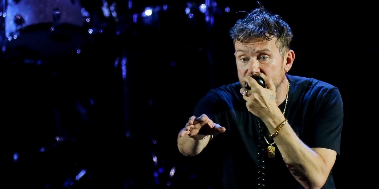 Yoga é melhor que heroína. É o que diz Damon Albarn, líder dos Blur