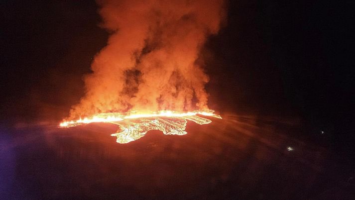 Vulcão entra em erupção na Islândia depois de vários terremotos