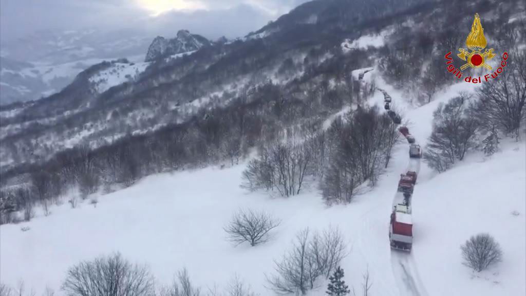 Avalanche em Itália: dois sobreviventes resgatados, quatros mortes confirmadas e trinta desaparecidos
