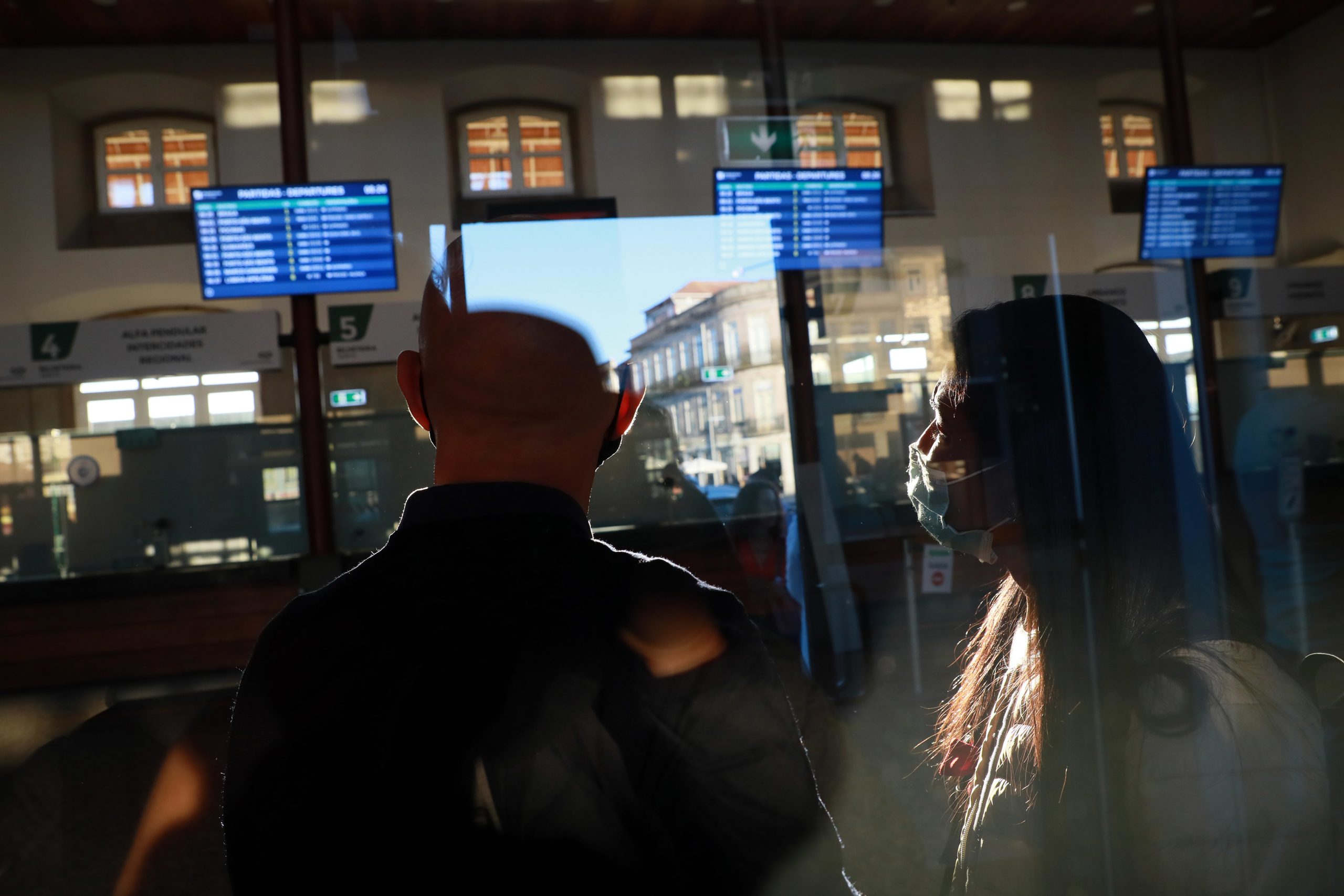 Sindicatos da Infraestruturas de Portugal pedem aumento intercalar mínimo de 37 euros