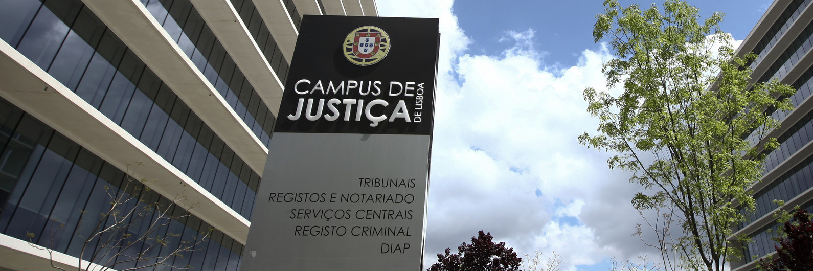 Vinte e seis arguidos acusados de megafraude ao IVA começam hoje a ser julgados